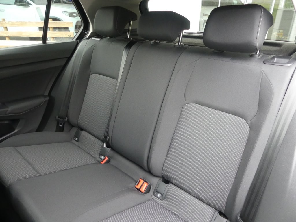 VW Golf 1.5 e TSI mHEV Value DSG-image-11