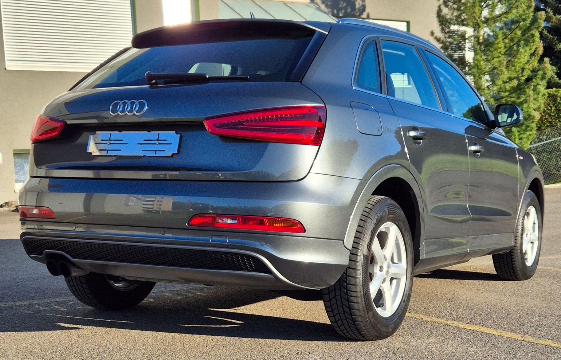AUDI Q3 2.0 TFSI quattro S-Tronic-image-1