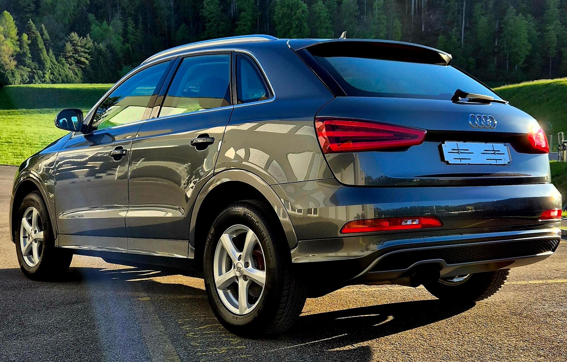AUDI Q3 2.0 TFSI quattro S-Tronic-image-2
