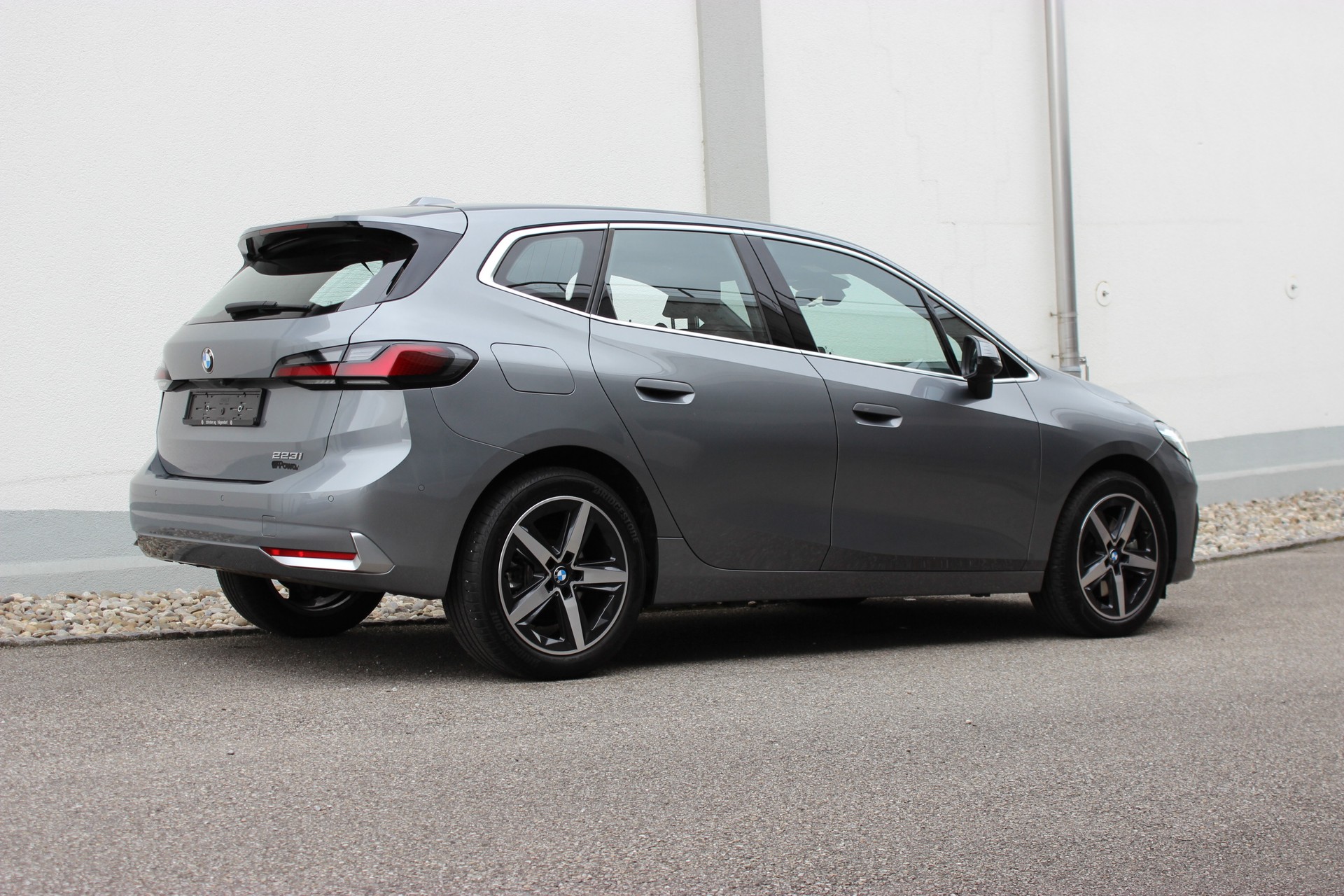 BMW 223i Active Tourer-image-2