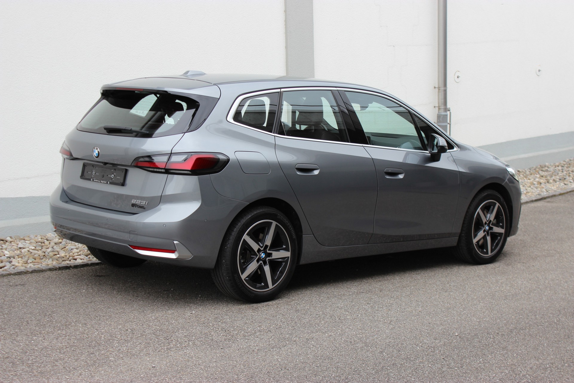 BMW 223i Active Tourer-image-4