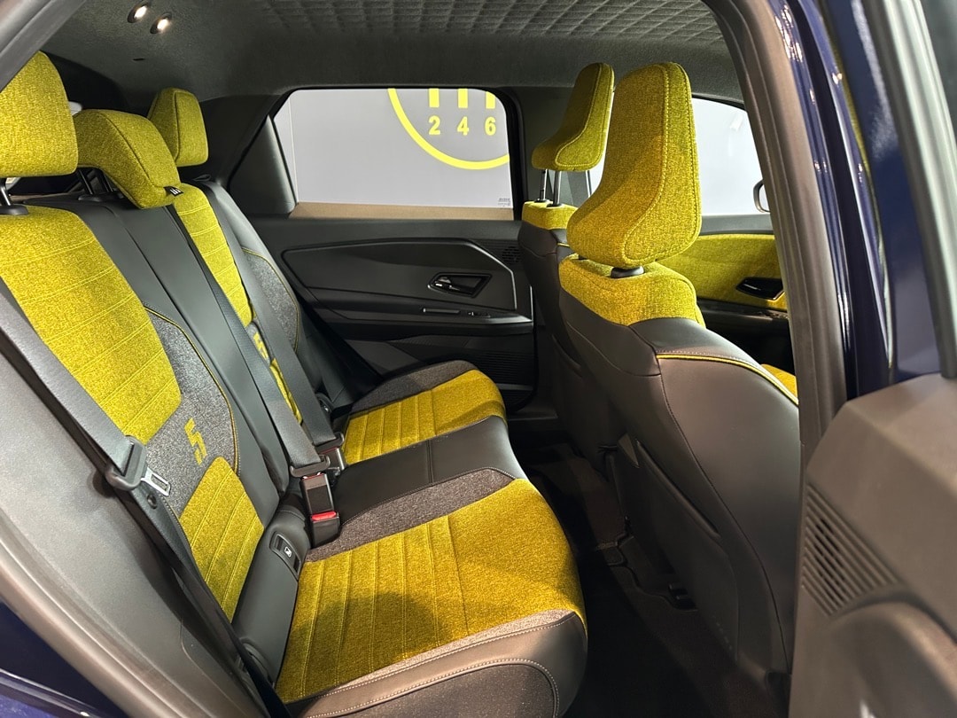 RENAULT R5 E-Tech Comfort Range 52 kWh Iconic Five-image-22