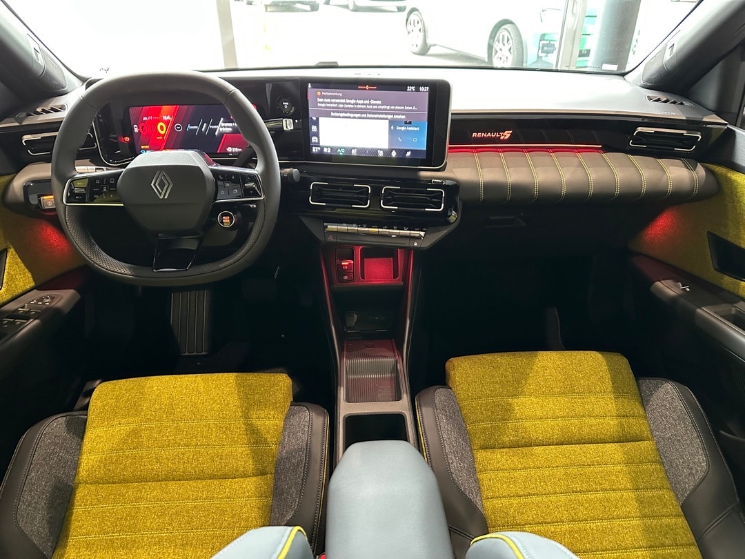 RENAULT R5 E-Tech Comfort Range 52 kWh Iconic Five-image-12