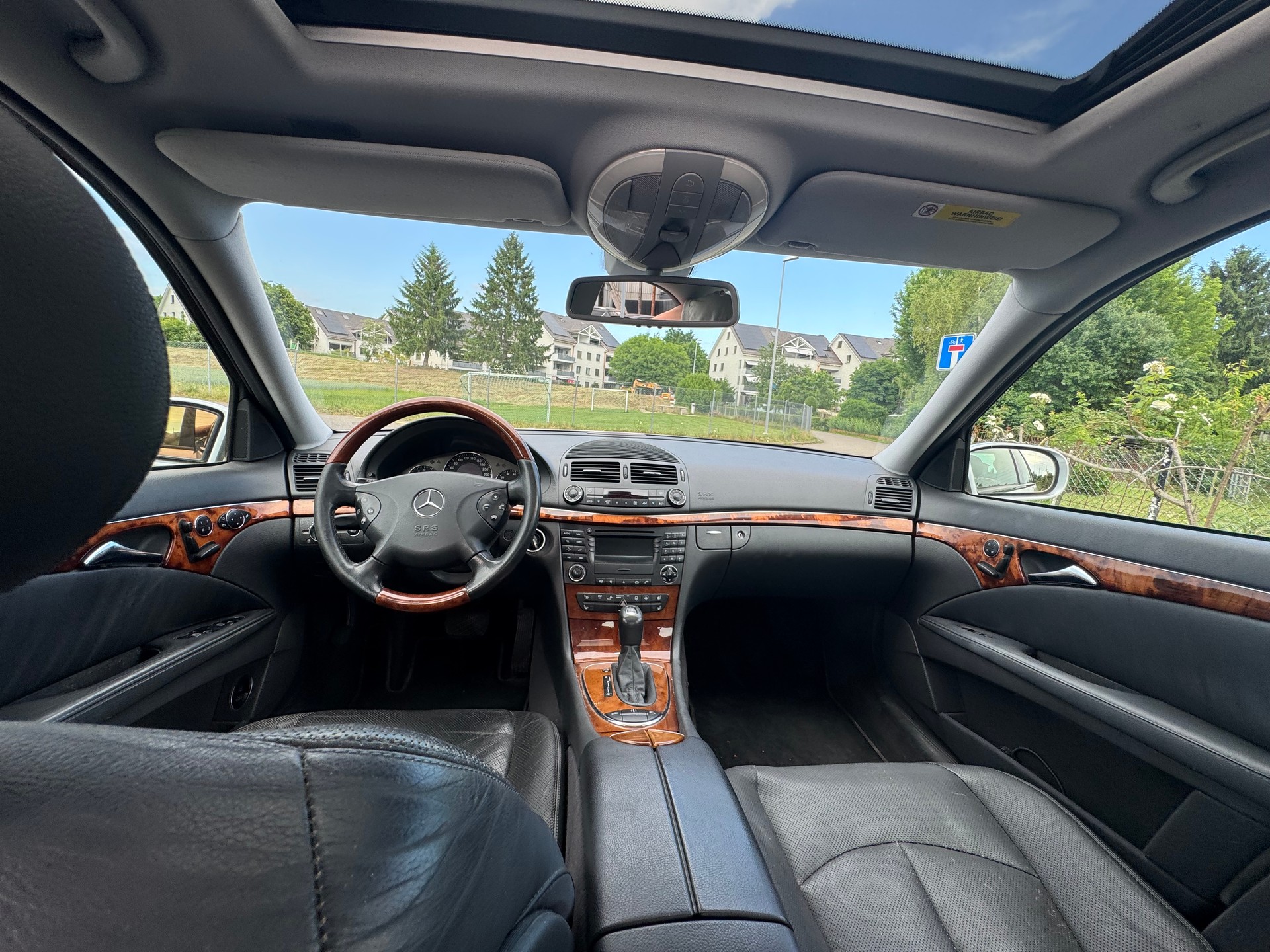 MERCEDES-BENZ E 500 Elégance Automatic-image-9