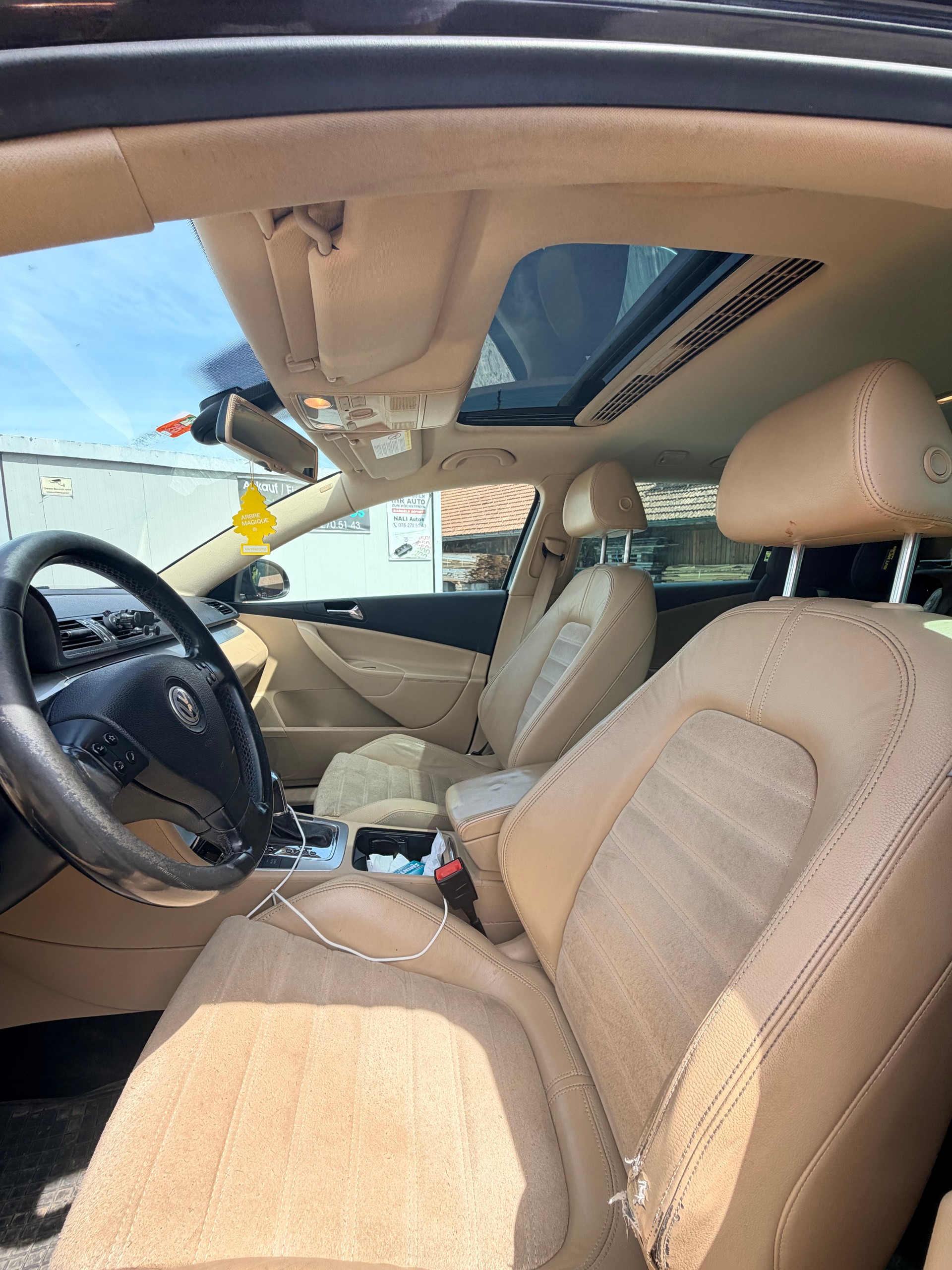 VW Passat Variant 3.2 V6 FSI Highline 4Motion-image-9