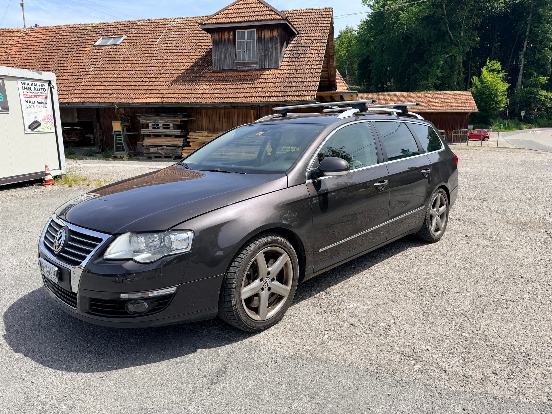 VW Passat Variant 3.2 V6 FSI Highline 4Motion-image-1