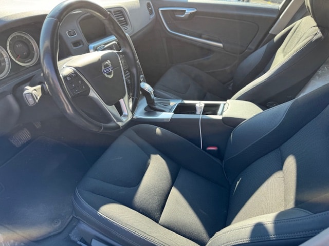 VOLVO V60 D4 AWD Husky Edition Geartronic-image-11