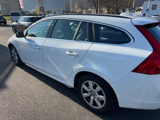 VOLVO V60 D4 AWD Husky Edition Geartronic-image-13