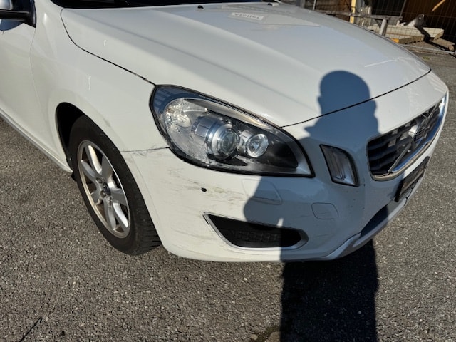 VOLVO V60 D4 AWD Husky Edition Geartronic-image-2