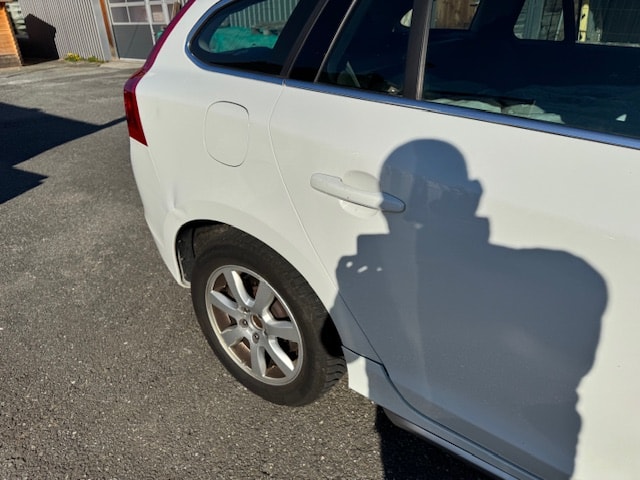 VOLVO V60 D4 AWD Husky Edition Geartronic-image-5