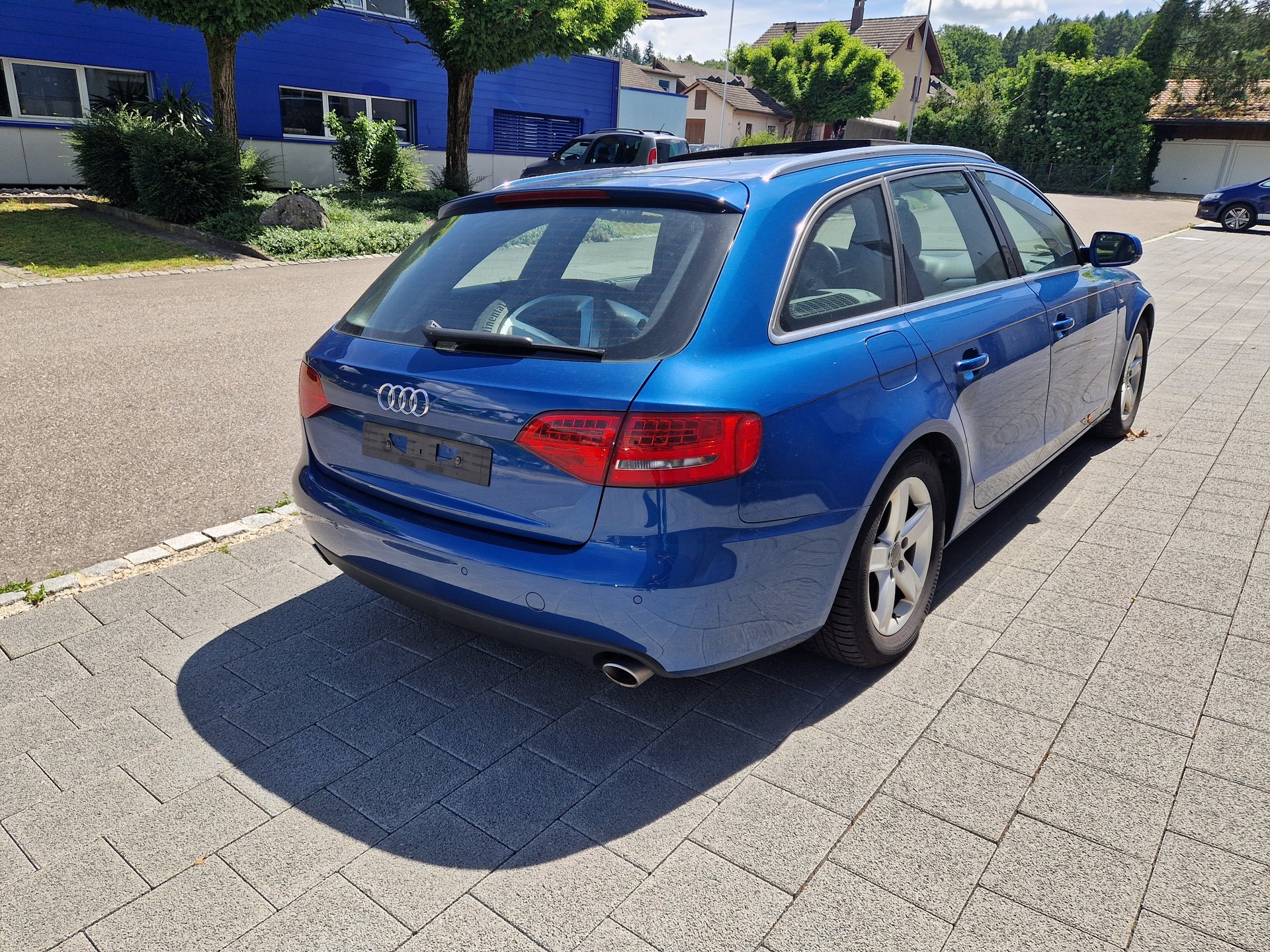 AUDI A4 Avant 3.0 TDI quattro-image-4