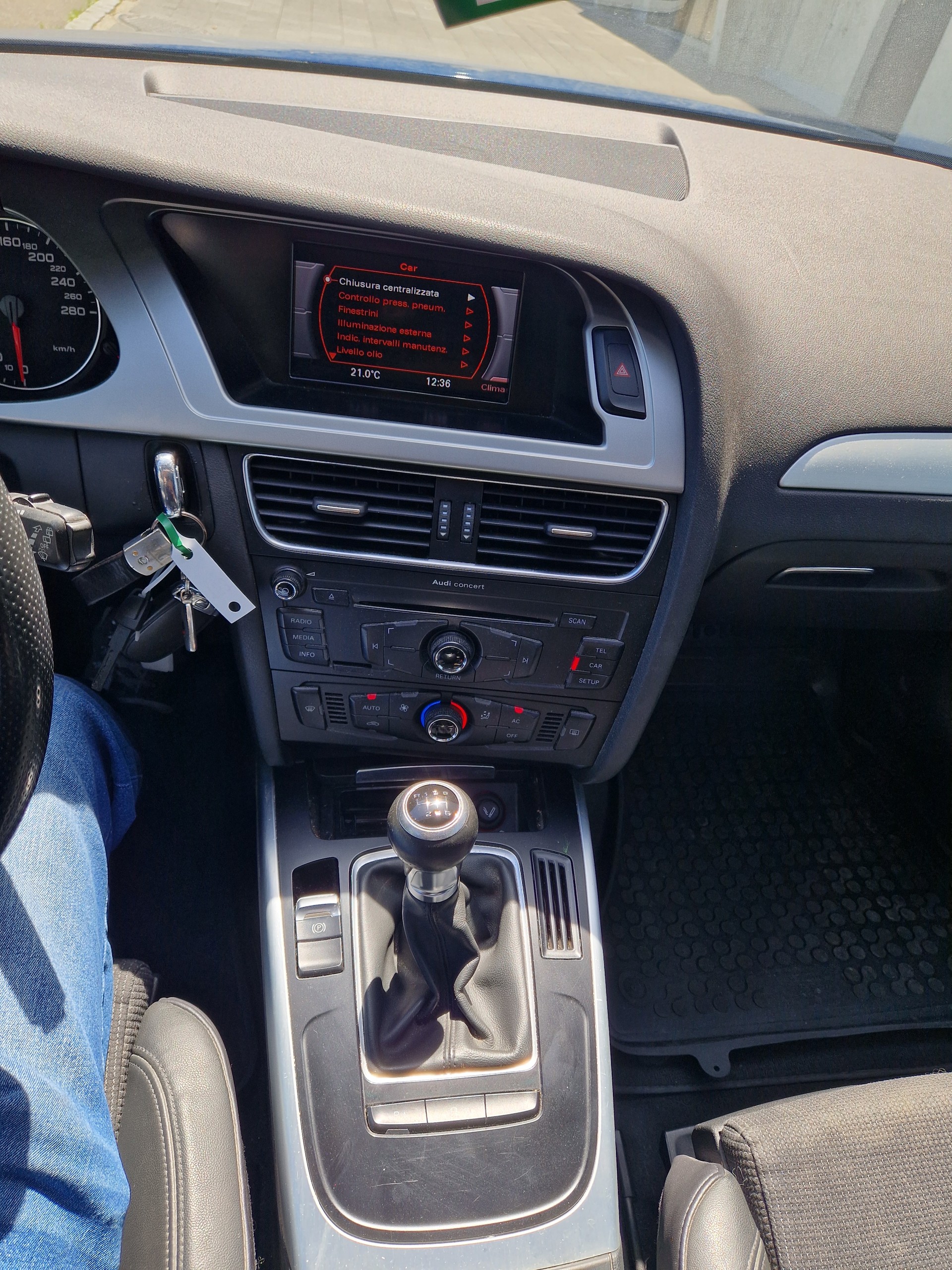 AUDI A4 Avant 3.0 TDI quattro-image-11