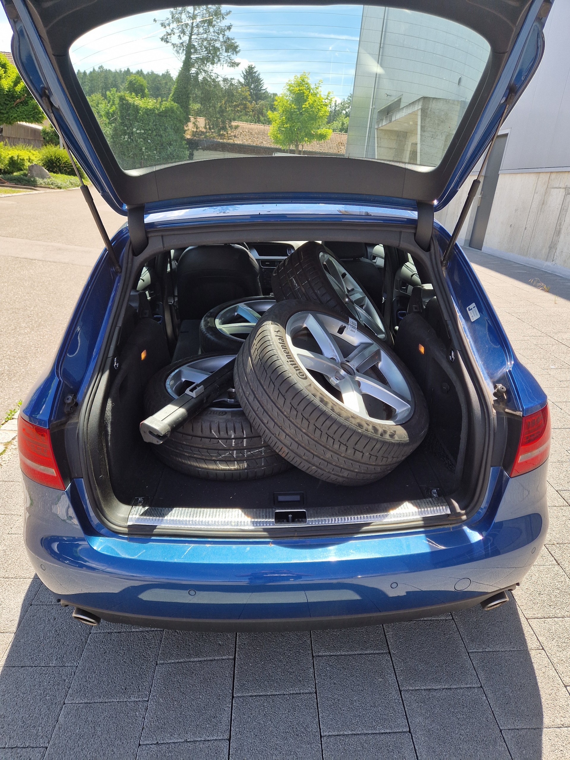 AUDI A4 Avant 3.0 TDI quattro-image-8