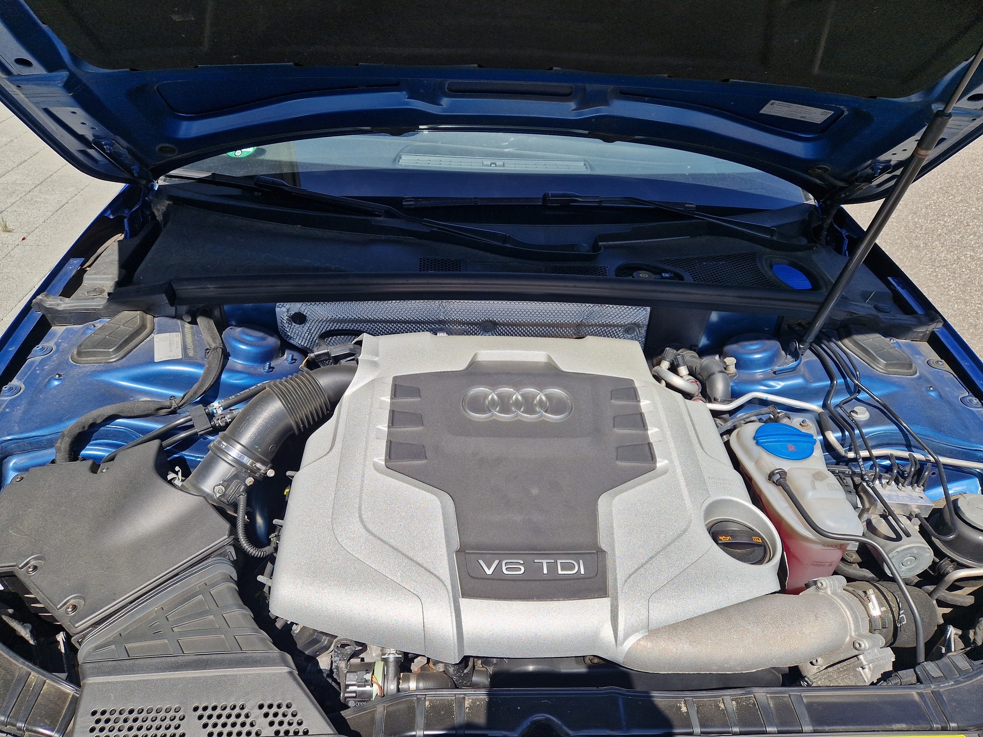 AUDI A4 Avant 3.0 TDI quattro-image-13
