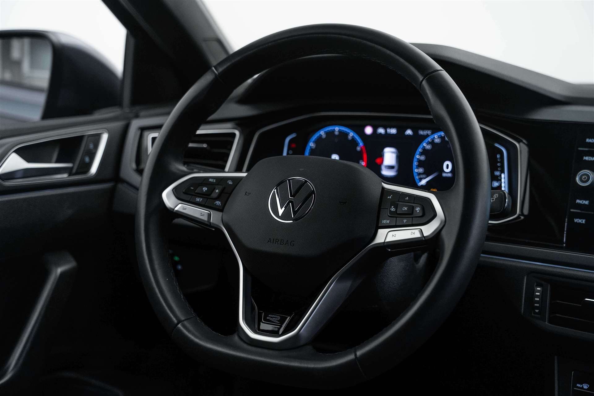 VW Taigo 1.0 TSi R-Line DSG-Automat-image-9