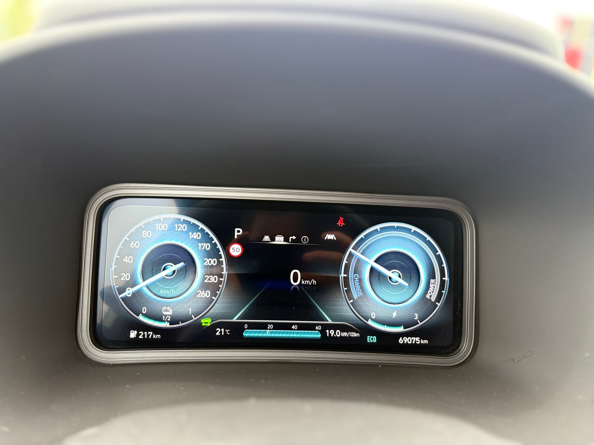 HYUNDAI Kona EV Amplia-image-14