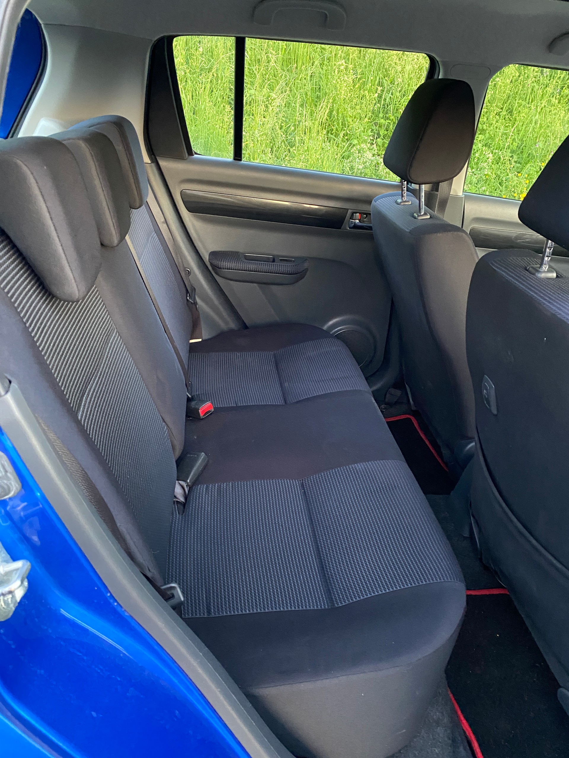 SUZUKI Swift 1.3i 16V GL 4x4-image-3