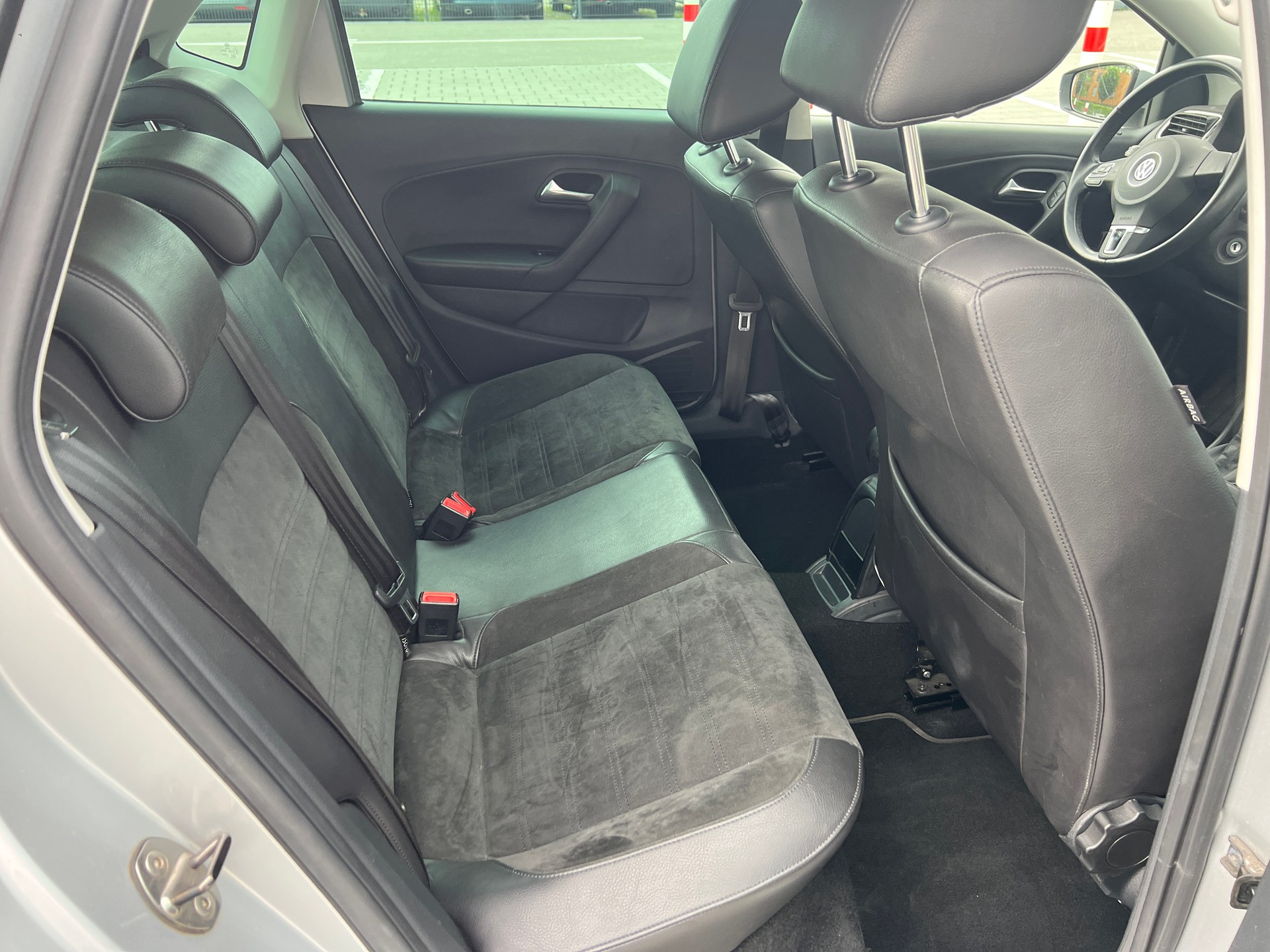 VW CrossPolo 1.6 TDI DSG-image-11