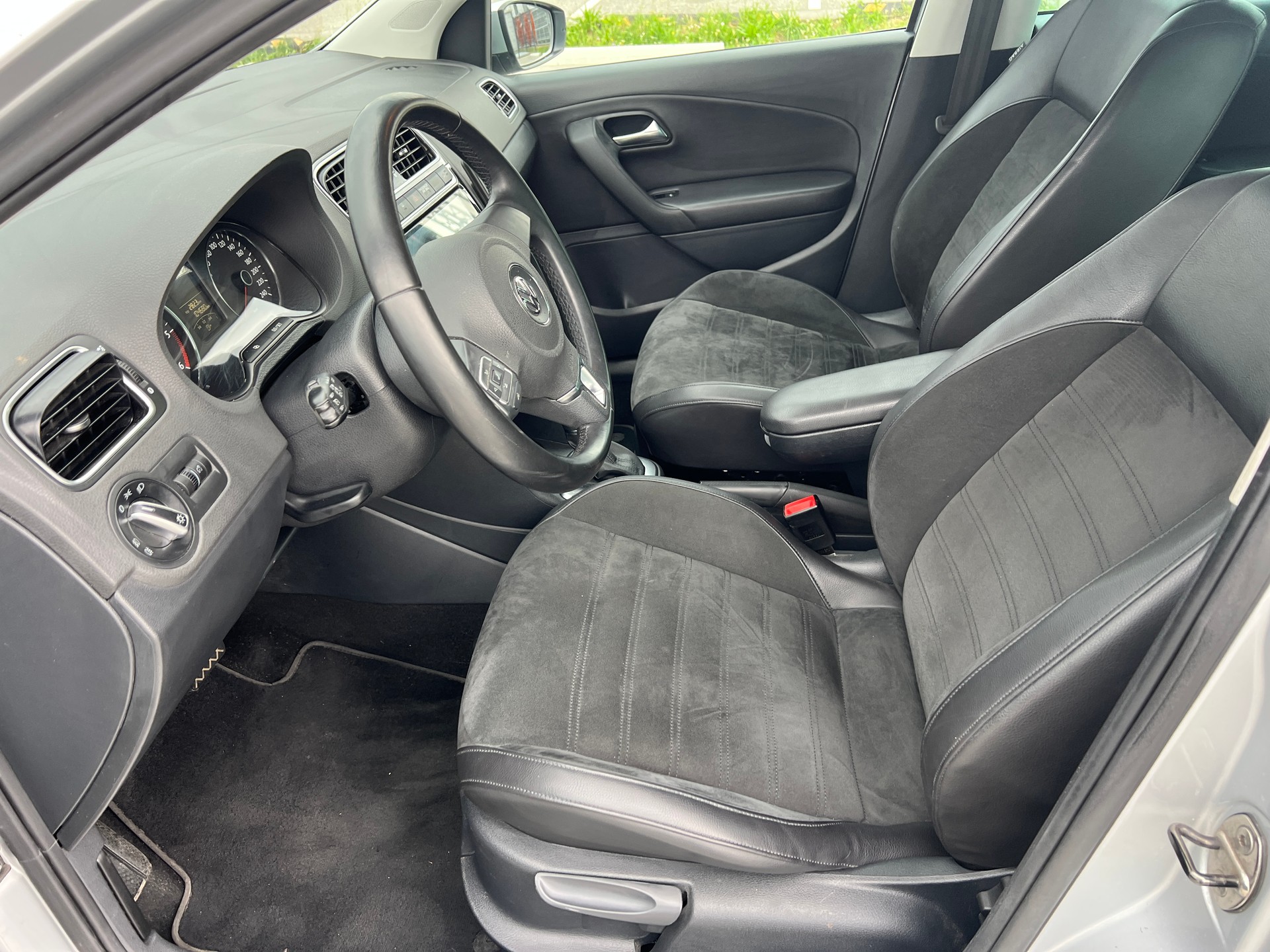 VW CrossPolo 1.6 TDI DSG-image-6