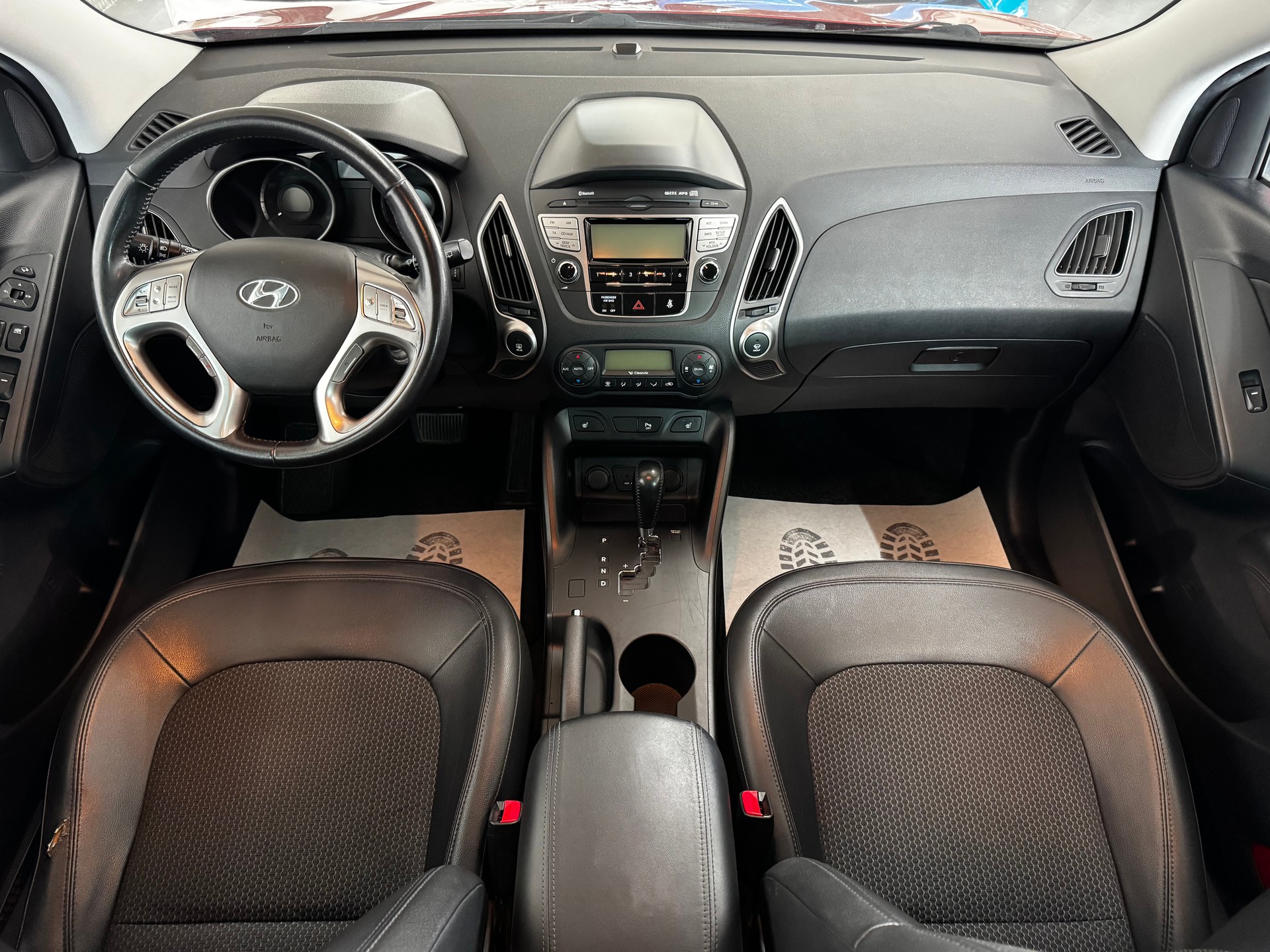 HYUNDAI iX 35 2.0 Style 4WD Automatic-image-15