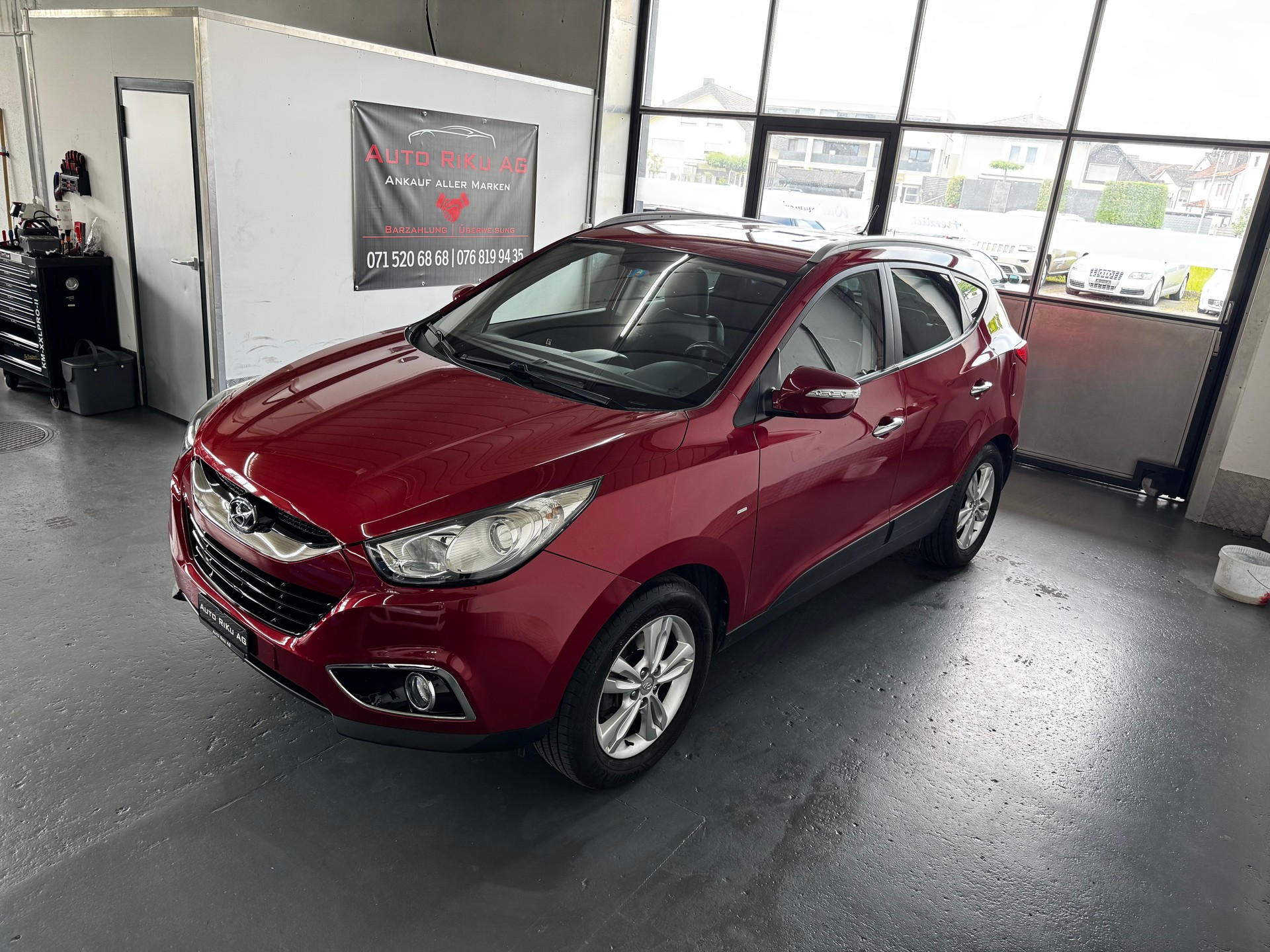 HYUNDAI iX 35 2.0 Style 4WD Automatic-image-5