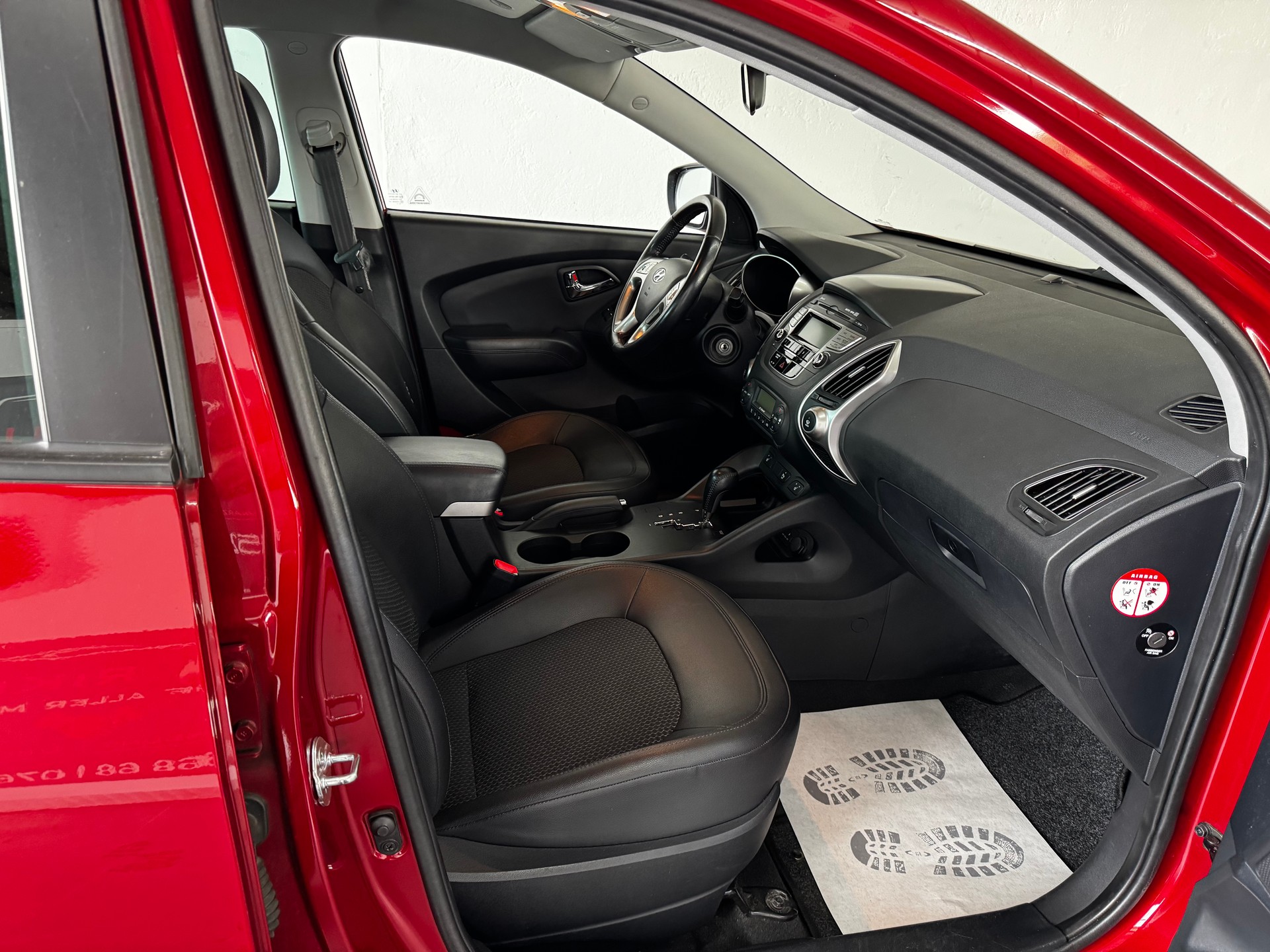 HYUNDAI iX 35 2.0 Style 4WD Automatic-image-20