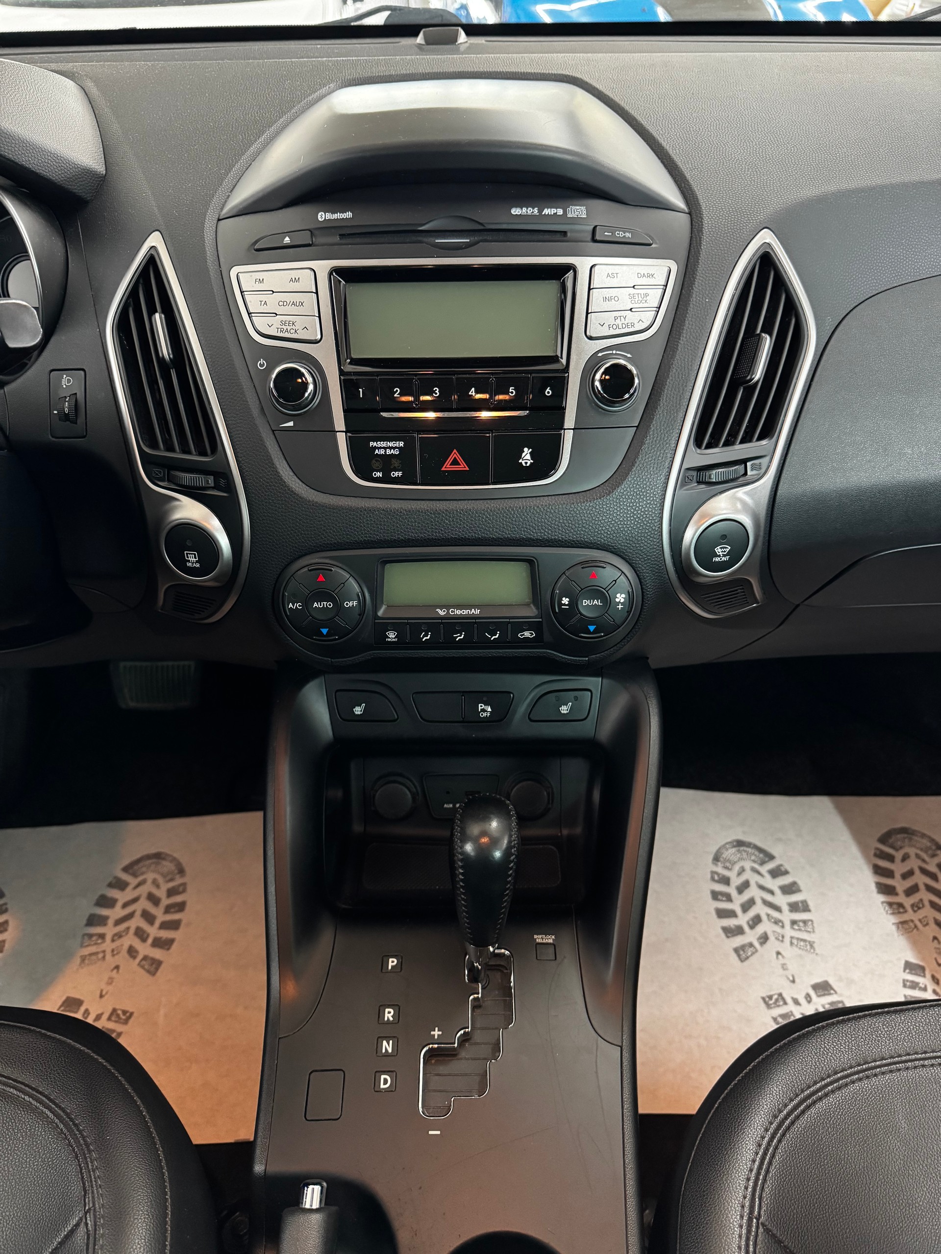 HYUNDAI iX 35 2.0 Style 4WD Automatic-image-16