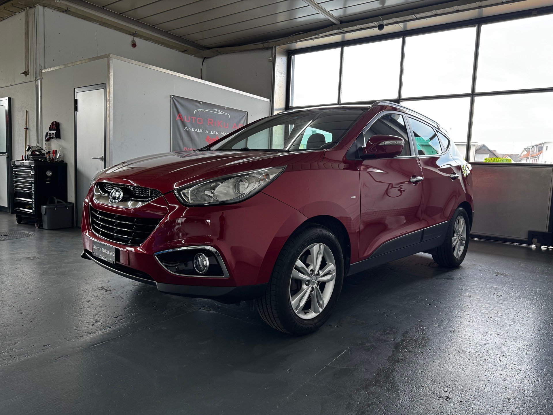 HYUNDAI iX 35 2.0 Style 4WD Automatic-image-6