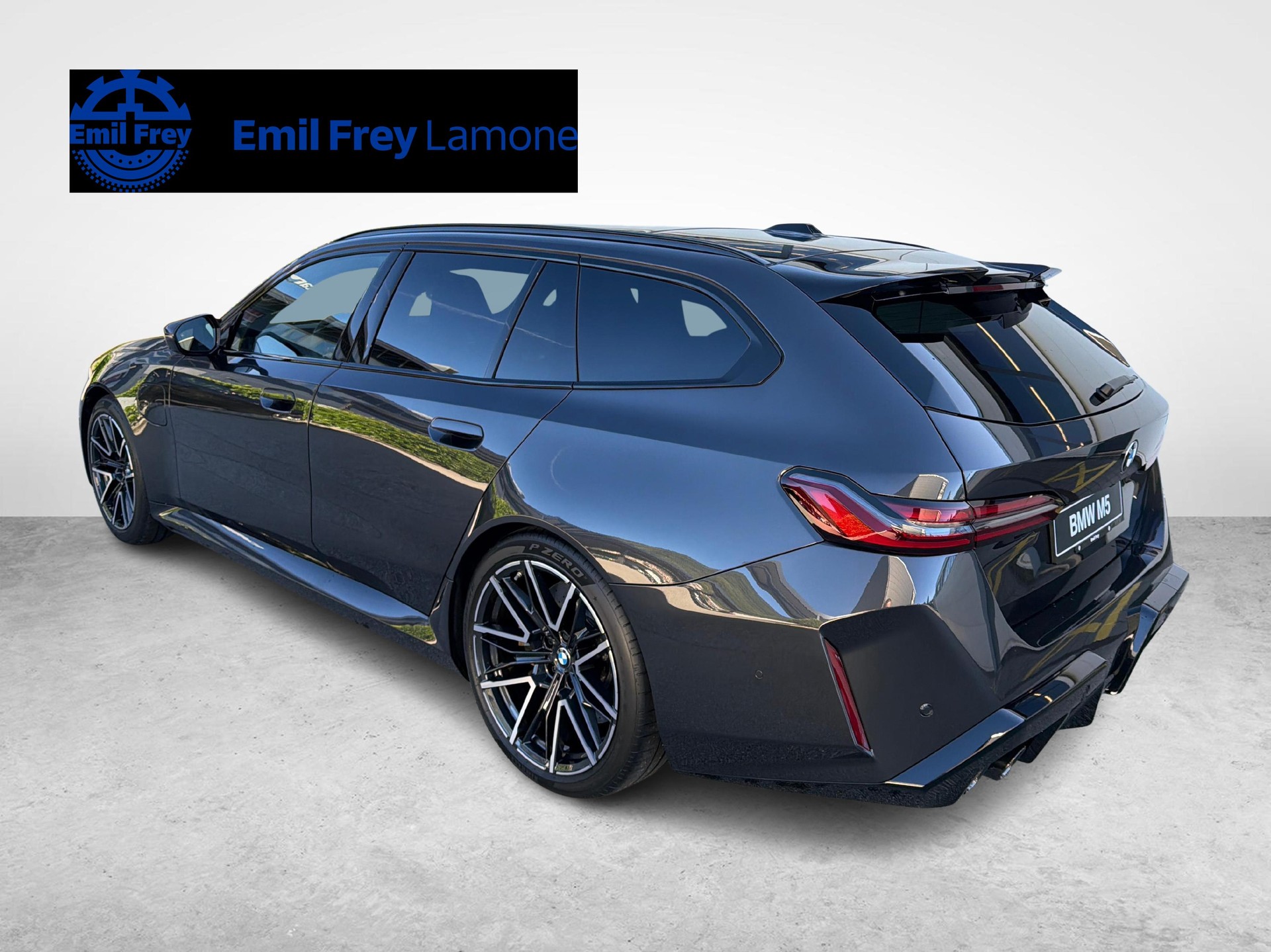 BMW M5 xDrive Touring-image-2