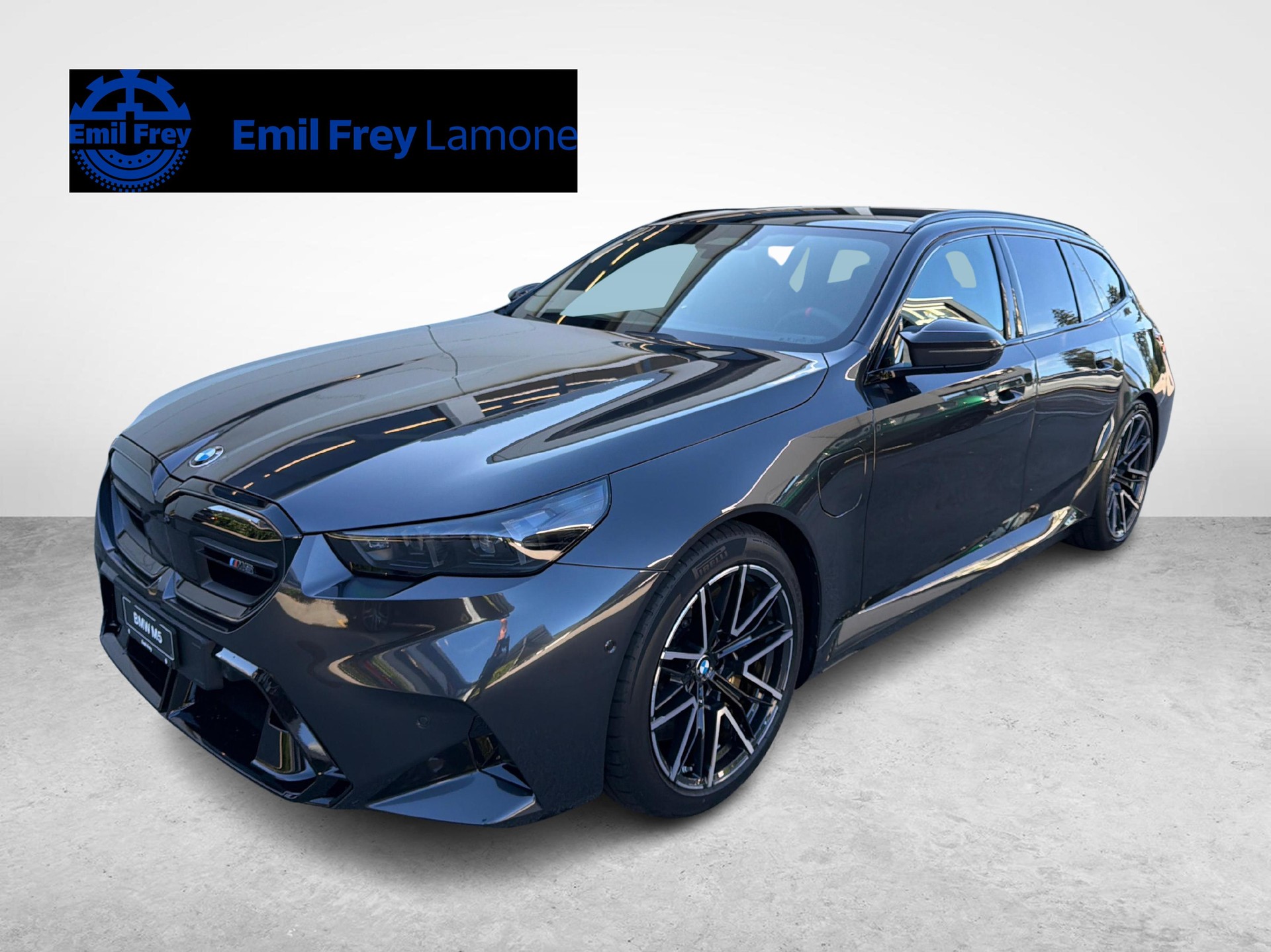 BMW M5 xDrive Touring-image-0