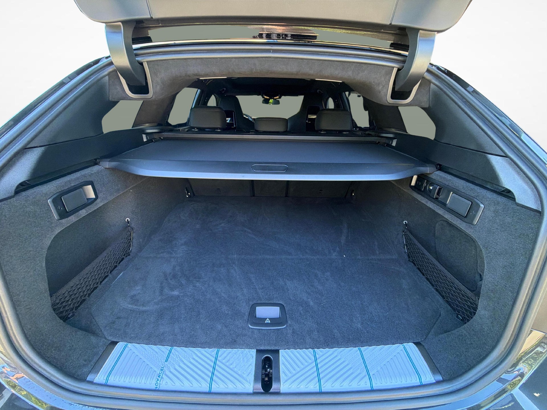 BMW M5 xDrive Touring-image-19