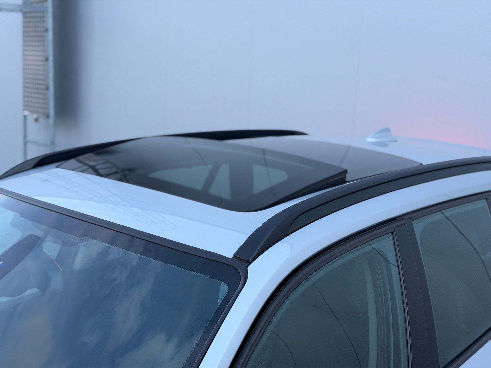 BMW X1 xDrive 28i Steptronic-image-12