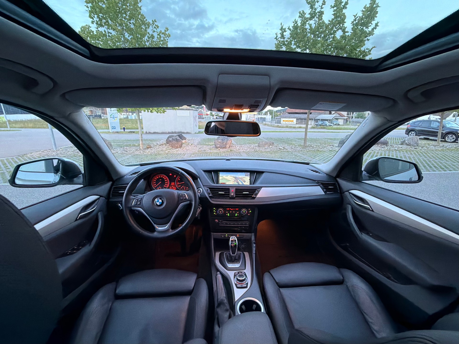BMW X1 xDrive 28i Steptronic-image-9