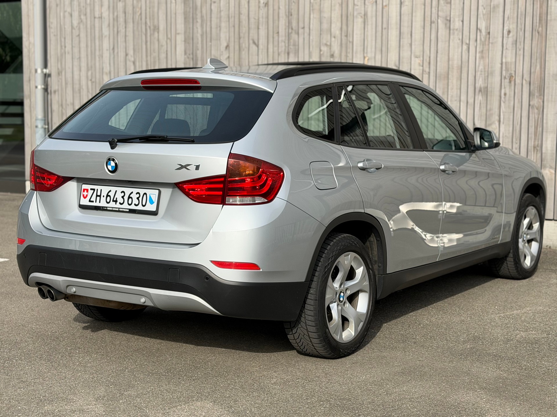 BMW X1 xDrive 28i Steptronic-image-4