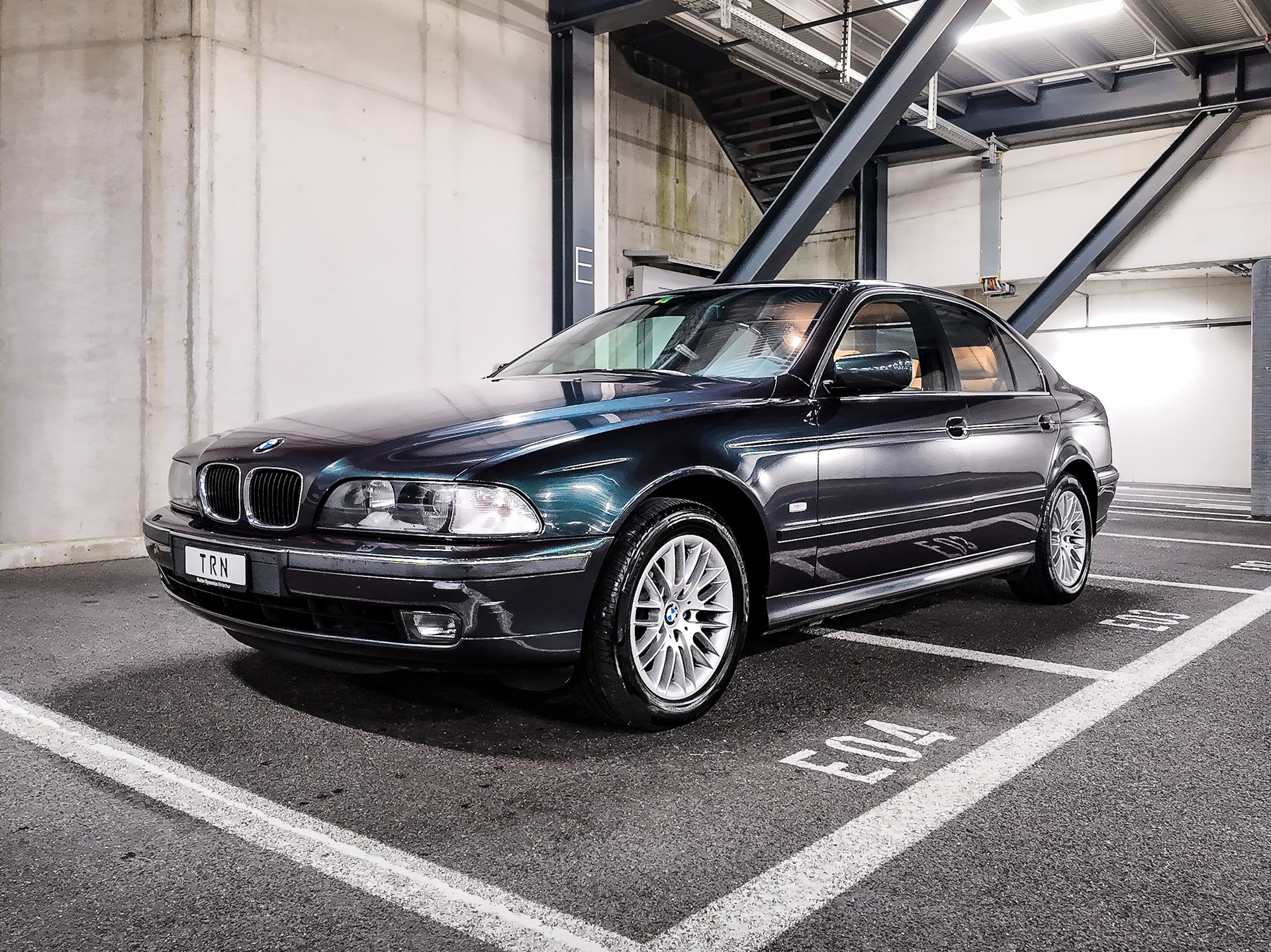 BMW 528i | Individual-Manufaktur| 1.Hand | Skarabeusgruen | Nappa-Leder Indivual | Schiebedach | Komfort-sitze |-image-2
