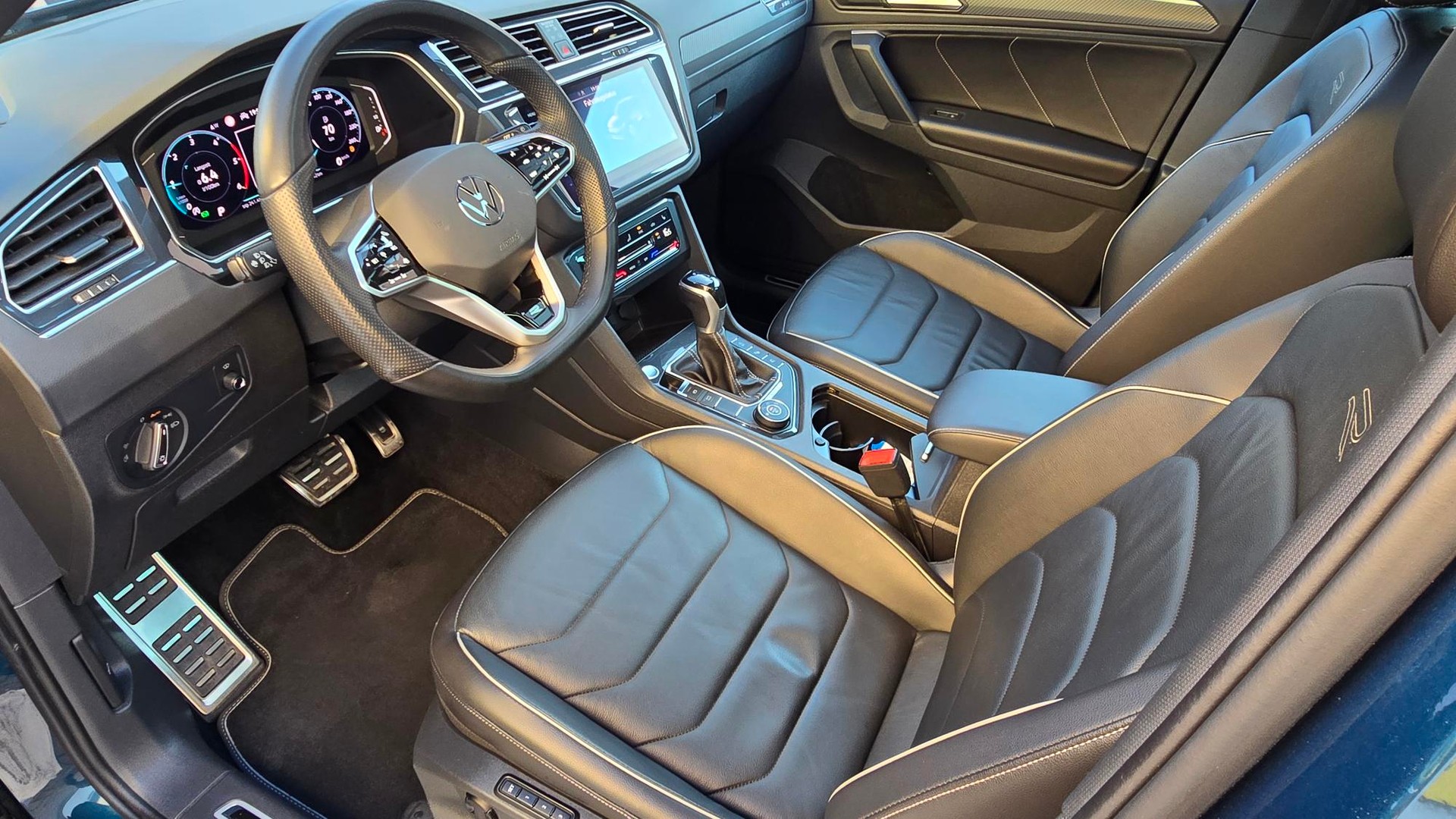 VW Tiguan 2.0 TDI SCR R-Line 4Motion DSG-image-10