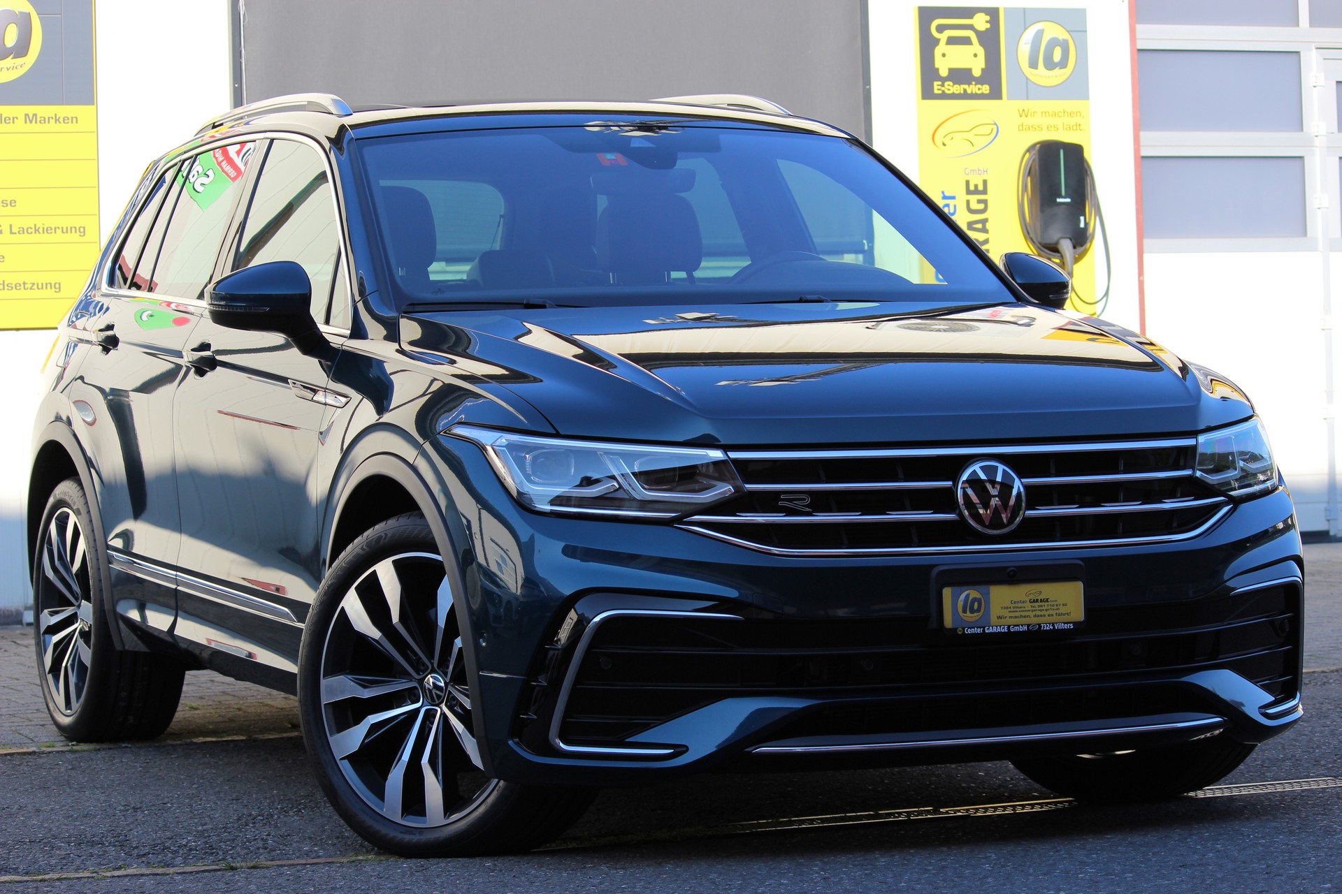VW Tiguan 2.0 TDI SCR R-Line 4Motion DSG-image-1