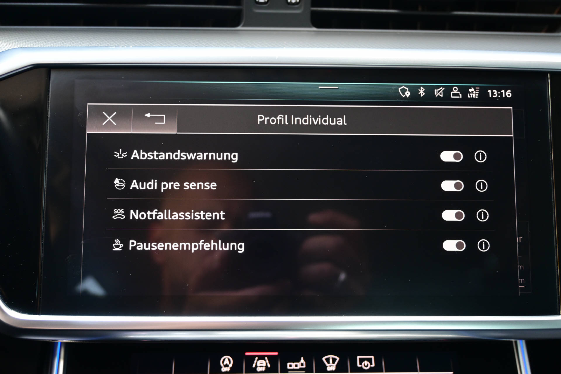 AUDI A6 40 TDI Sport S-Line S-Tronic *CH-Auto*Head up Display*Leder*-image-16