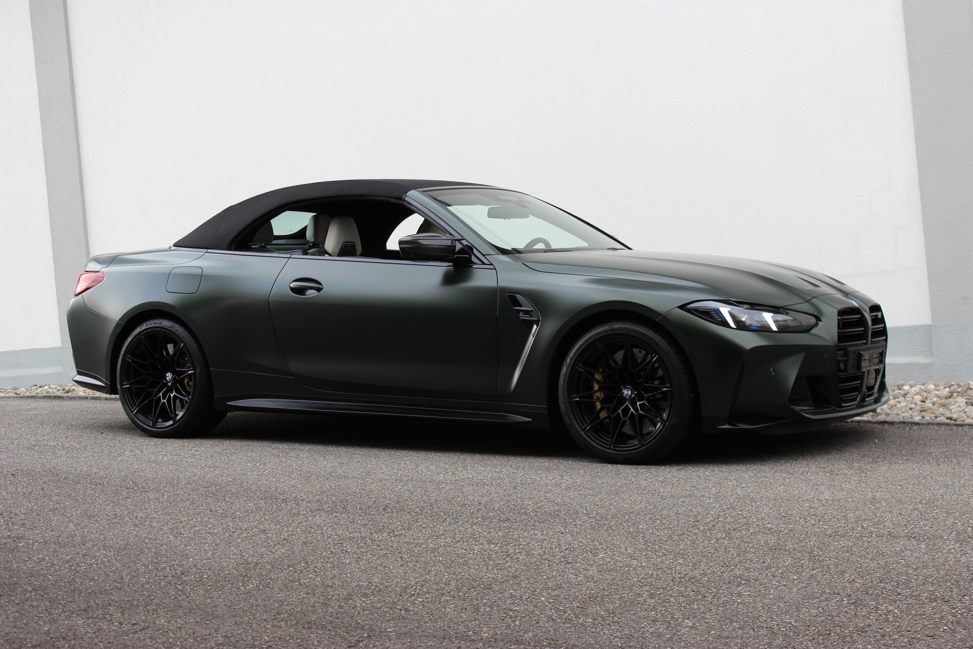 BMW M4 Cabrio Competition M CARBON EXTERIEURPAKET Individual *Frozen Deep Green*-image-5