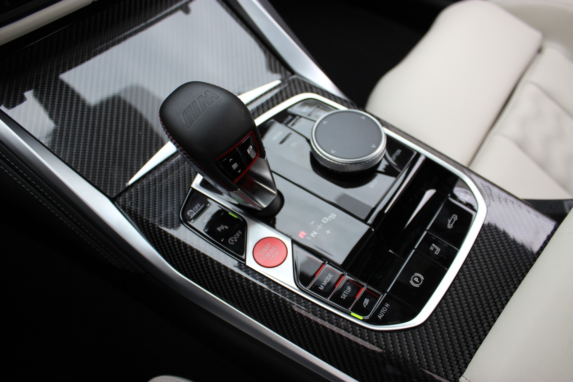 BMW M4 Cabrio Competition M CARBON EXTERIEURPAKET Individual *Frozen Deep Green*-image-17