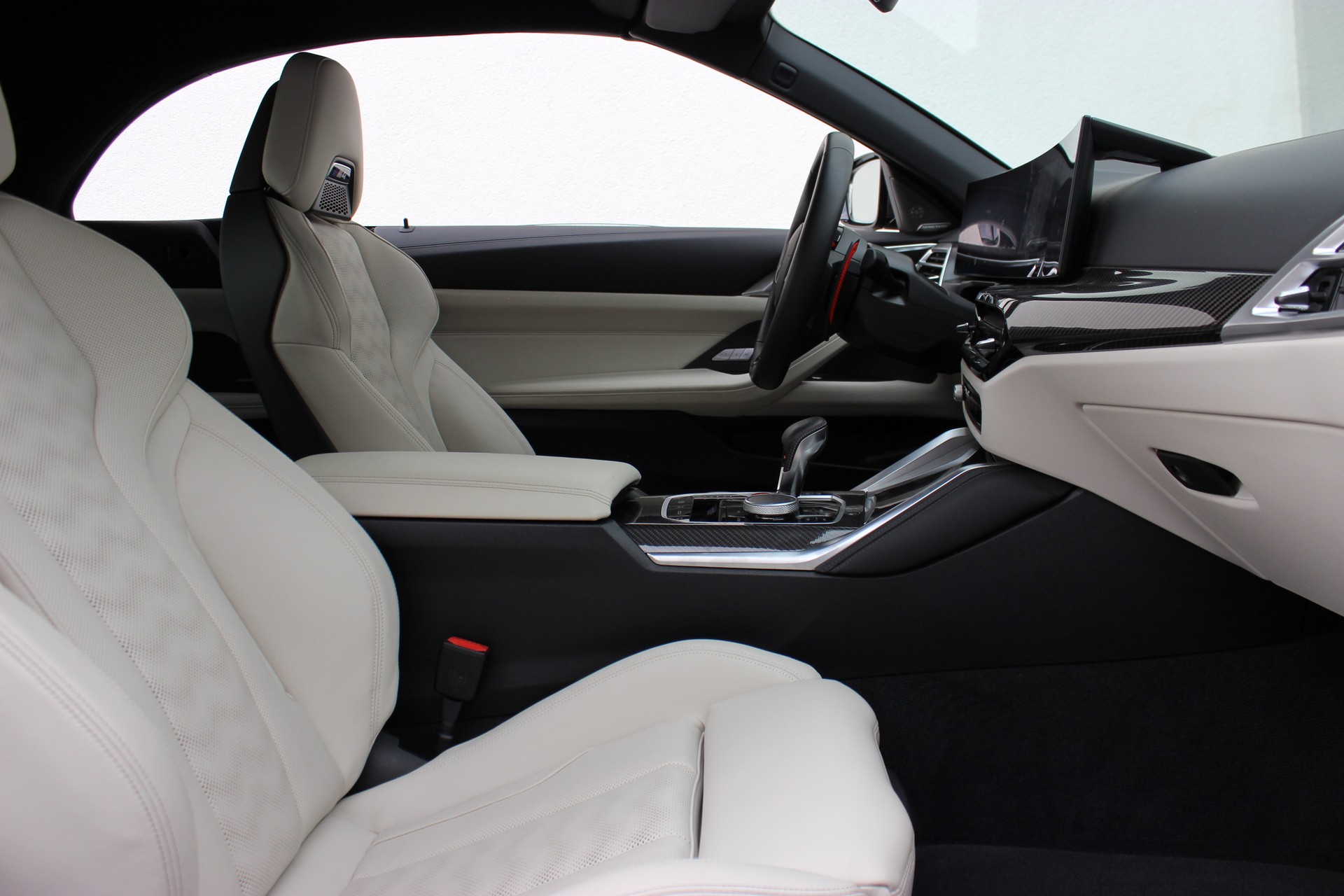 BMW M4 Cabrio Competition M CARBON EXTERIEURPAKET Individual *Frozen Deep Green*-image-3