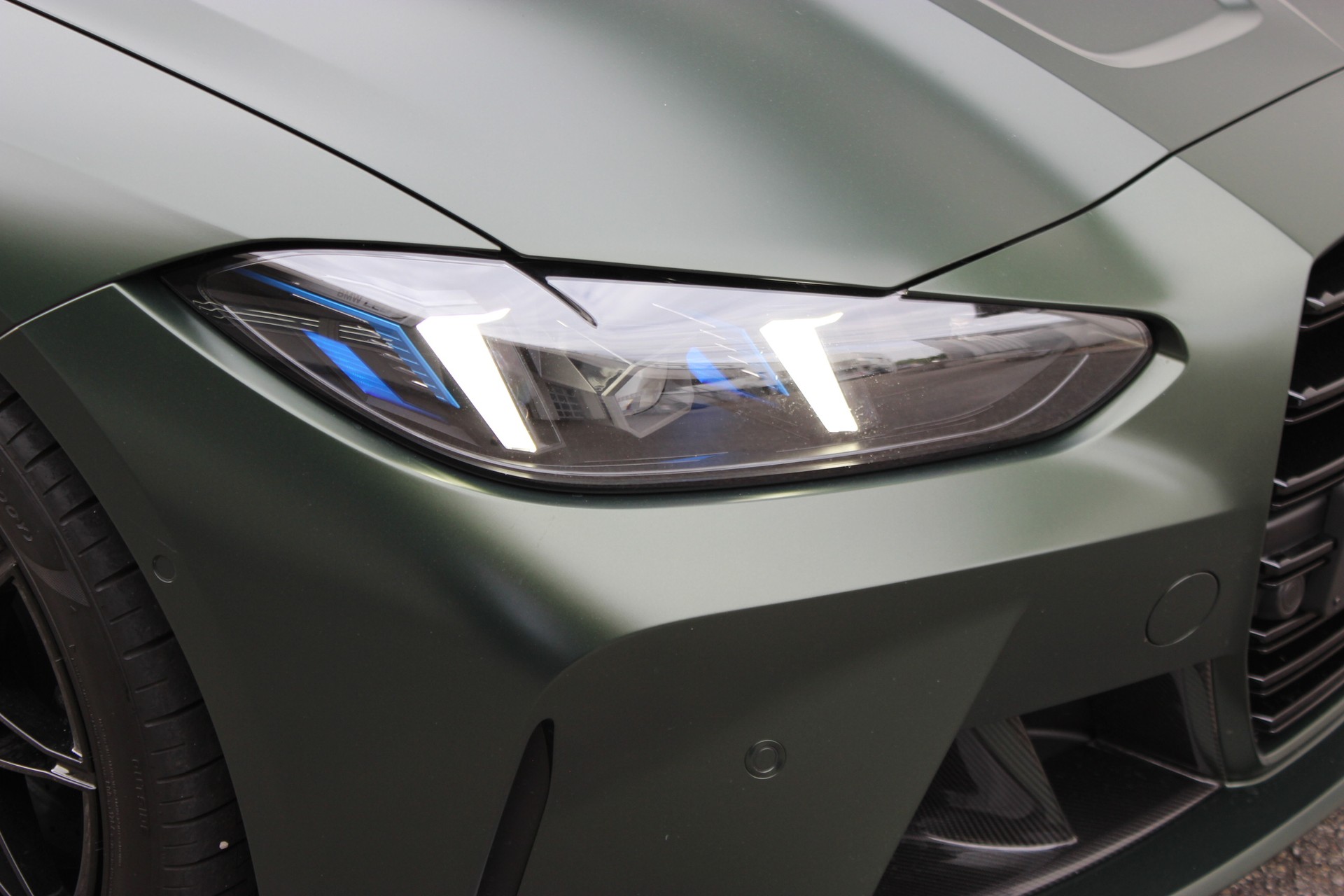 BMW M4 Cabrio Competition M CARBON EXTERIEURPAKET Individual *Frozen Deep Green*-image-6