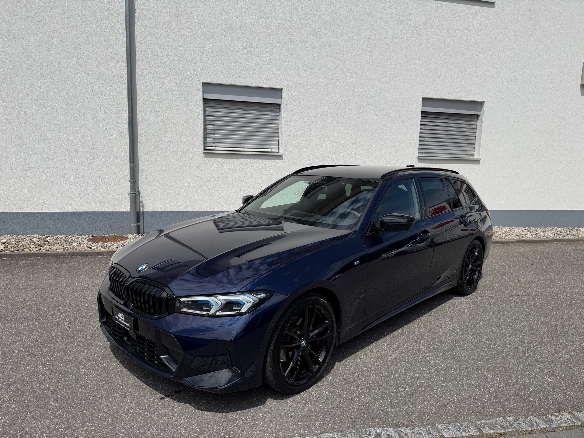 BMW 320d xDrive 48V Touring Steptronic M Sport-image-9
