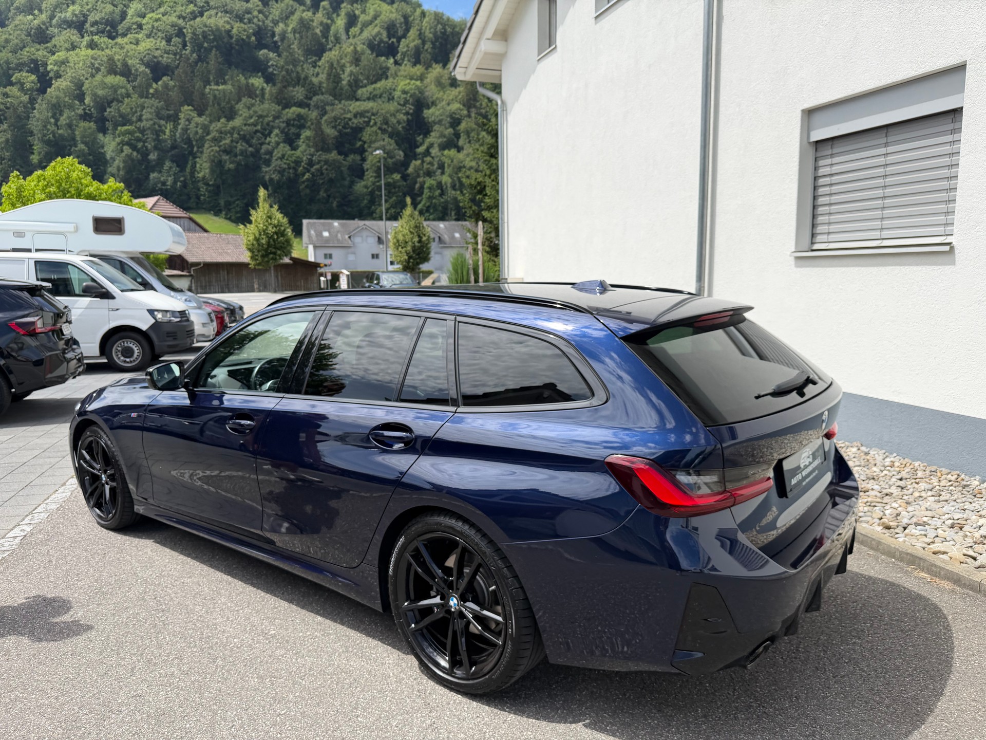 BMW 320d xDrive 48V Touring Steptronic M Sport-image-13