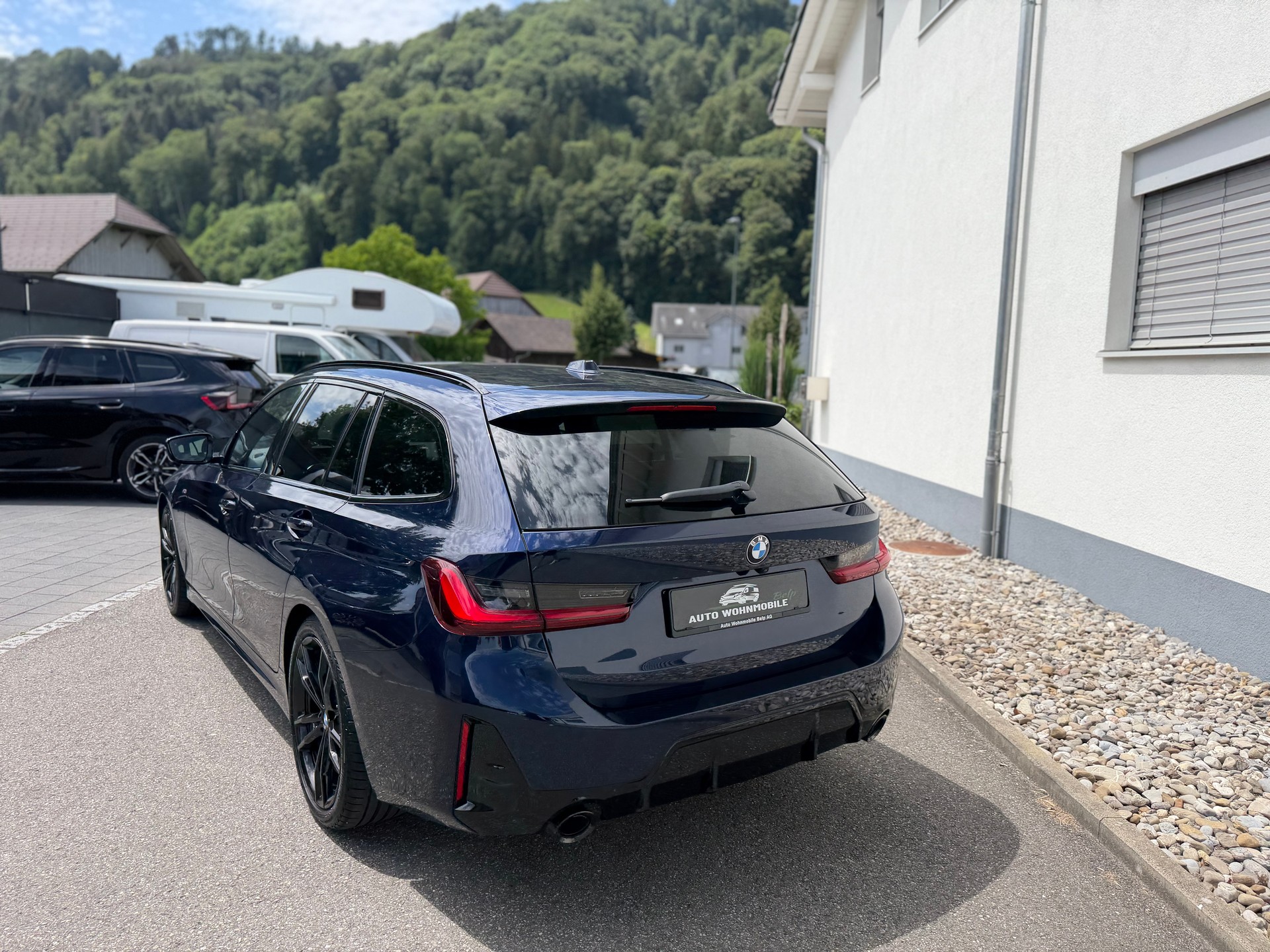 BMW 320d xDrive 48V Touring Steptronic M Sport-image-14