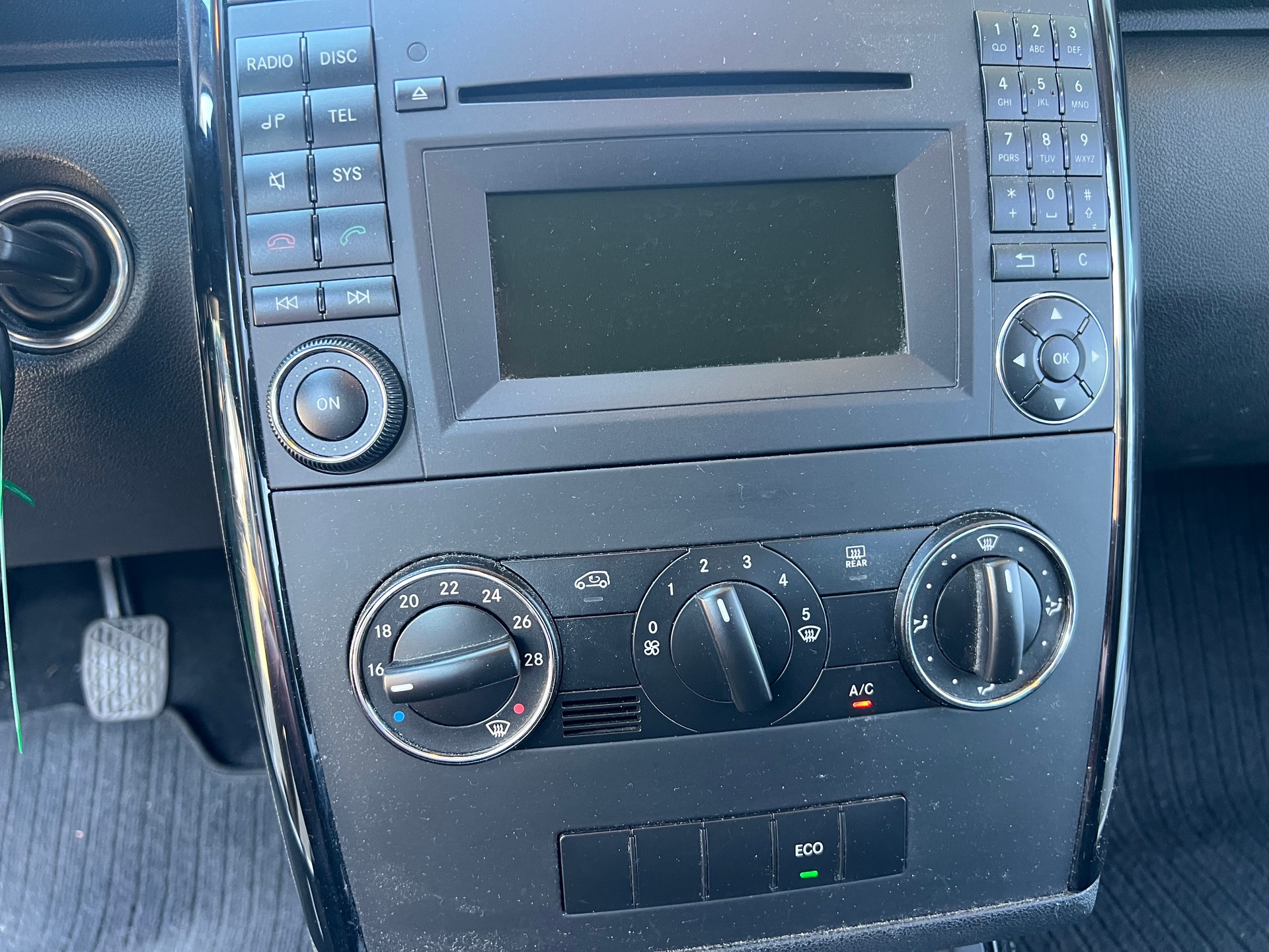 MERCEDES-BENZ A 160 (150) BlueEfficiency Classic *** Klima * 8 fachbereift * Euro 5-image-14