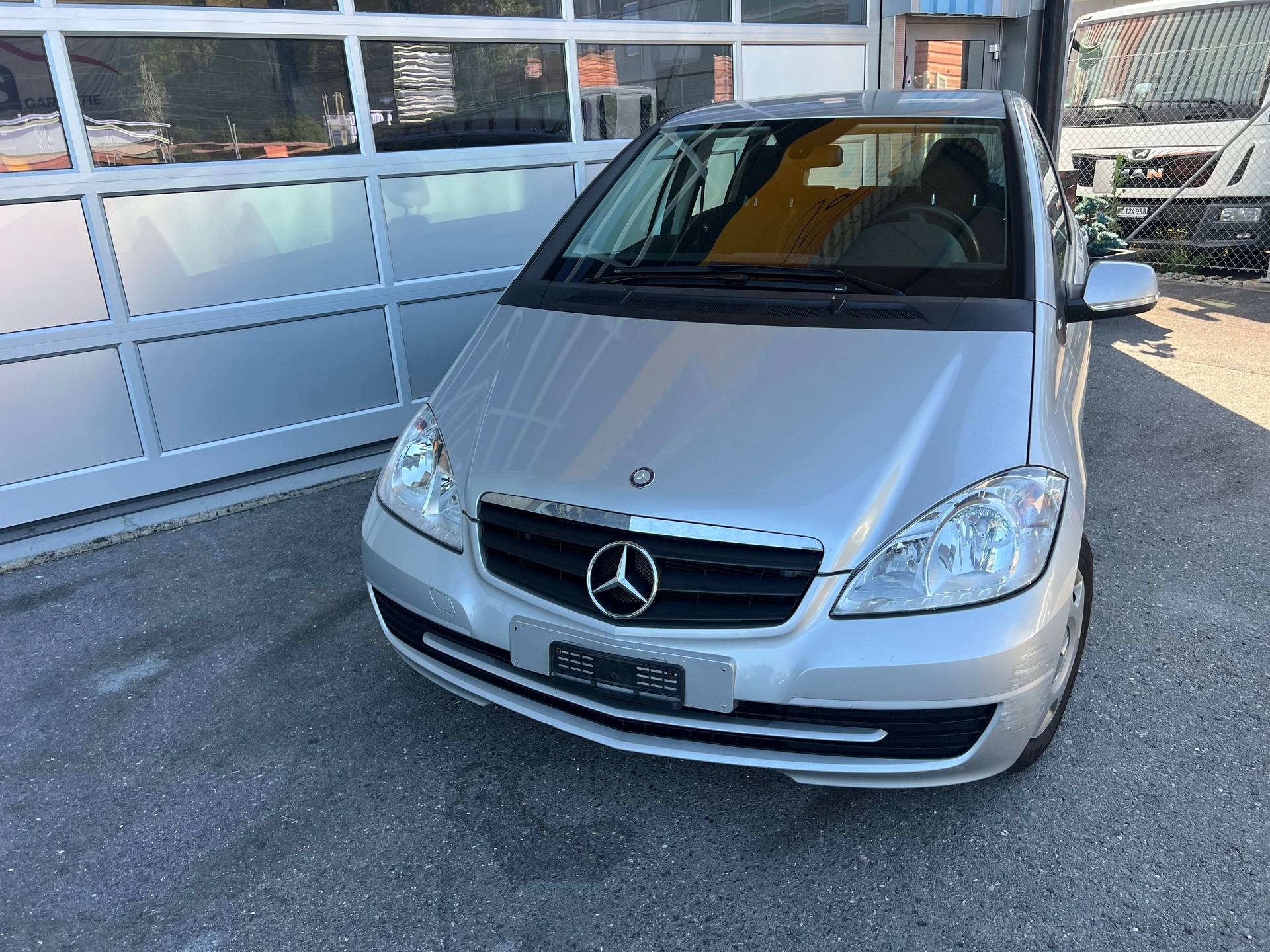 MERCEDES-BENZ A 160 (150) BlueEfficiency Classic *** Klima * 8 fachbereift * Euro 5-image-2