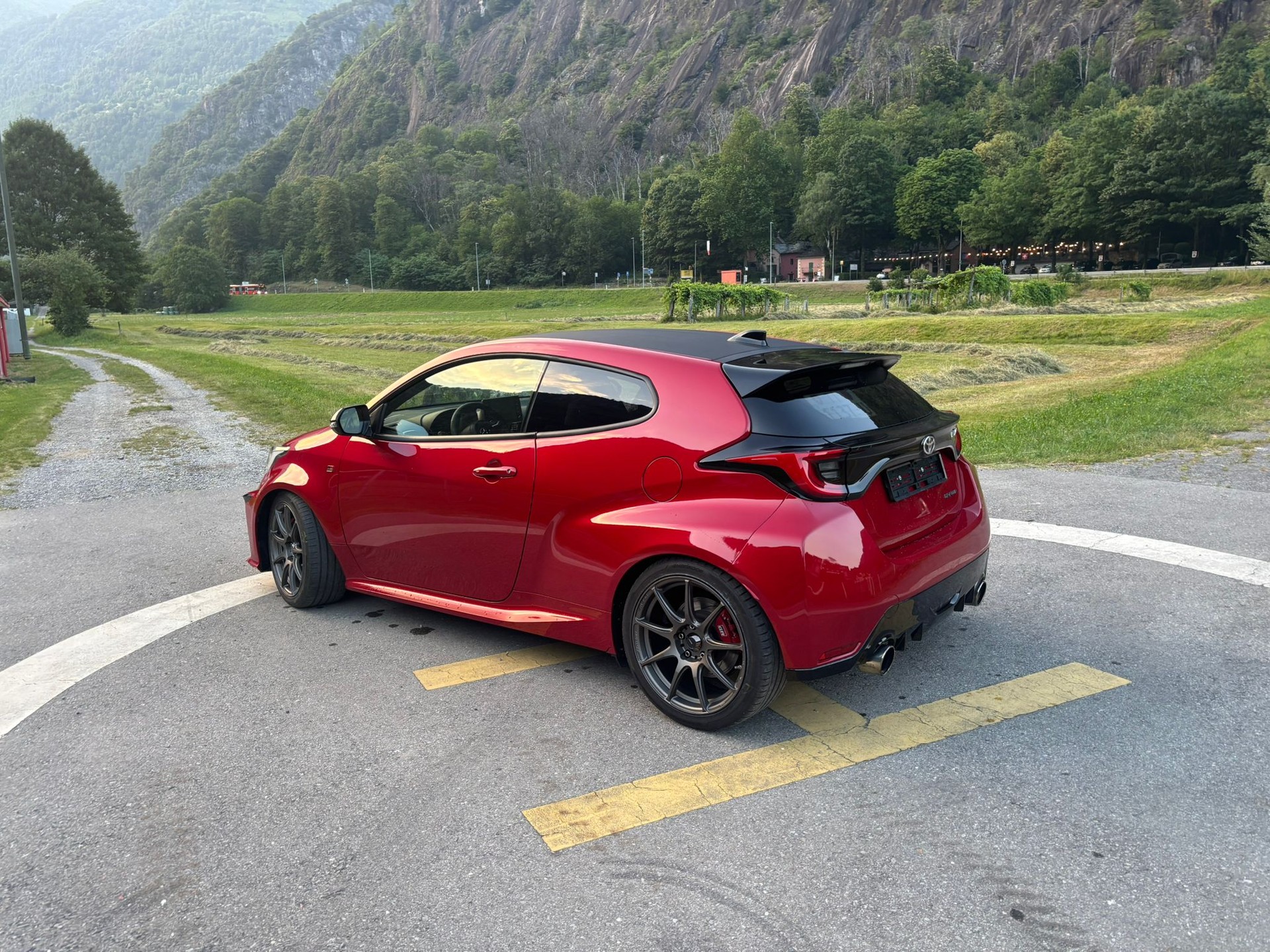 TOYOTA Yaris 1.6 GR Sport-image-3