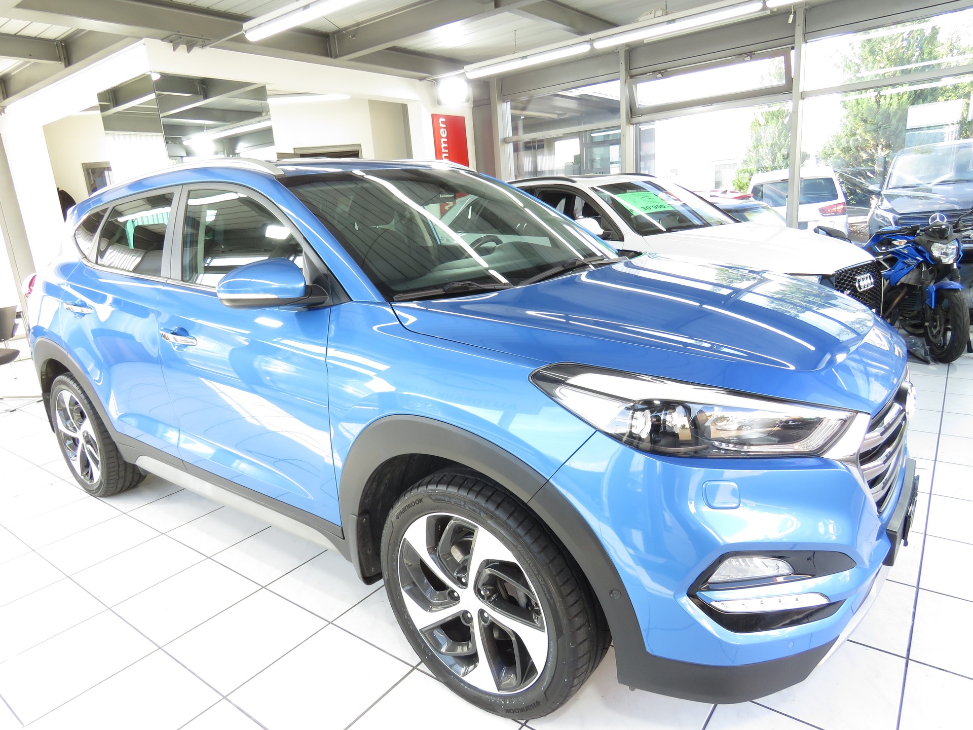 HYUNDAI Tucson 1.6 TGDI Plena 4WD Automatic-image-2