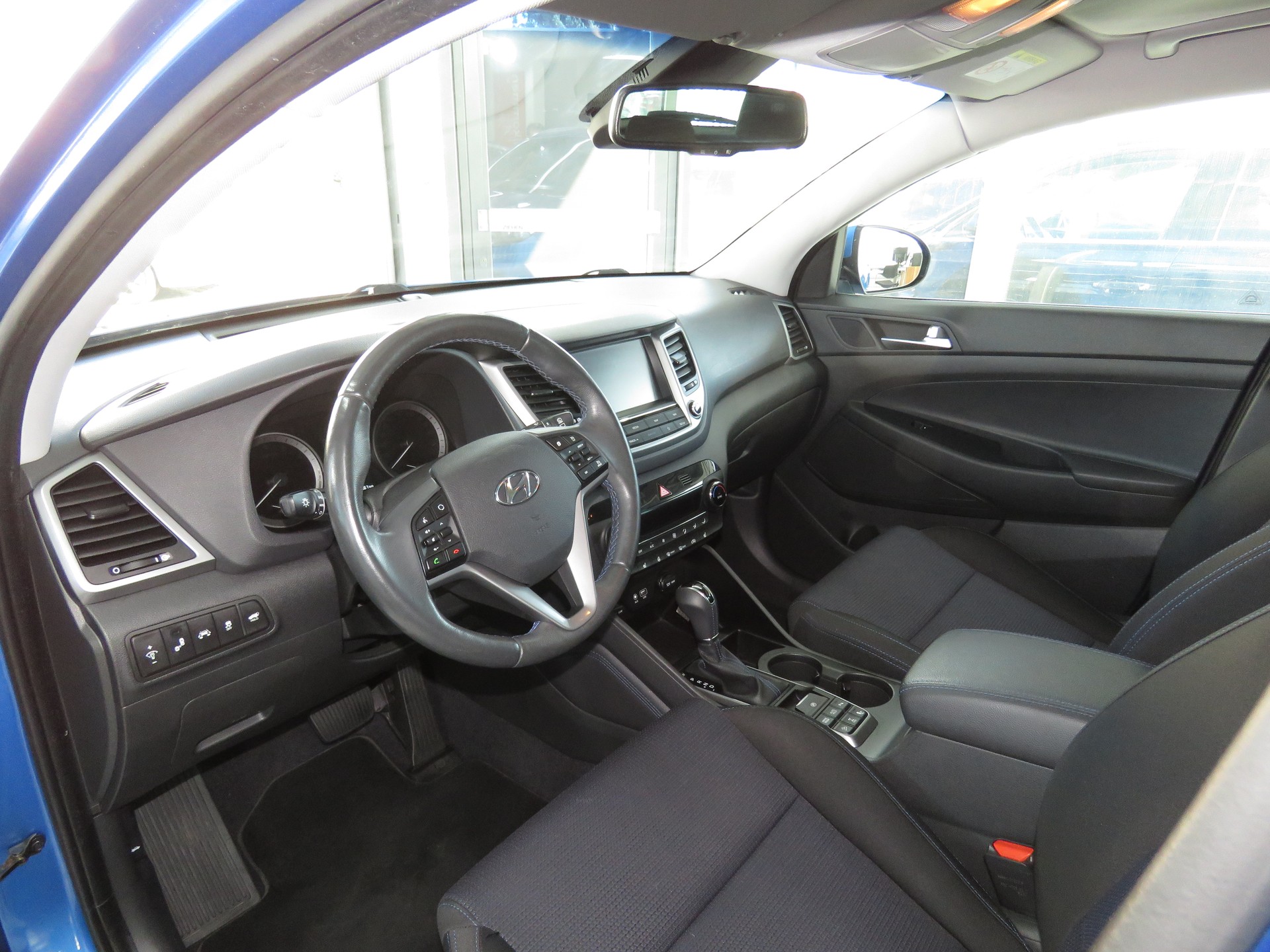 HYUNDAI Tucson 1.6 TGDI Plena 4WD Automatic-image-6
